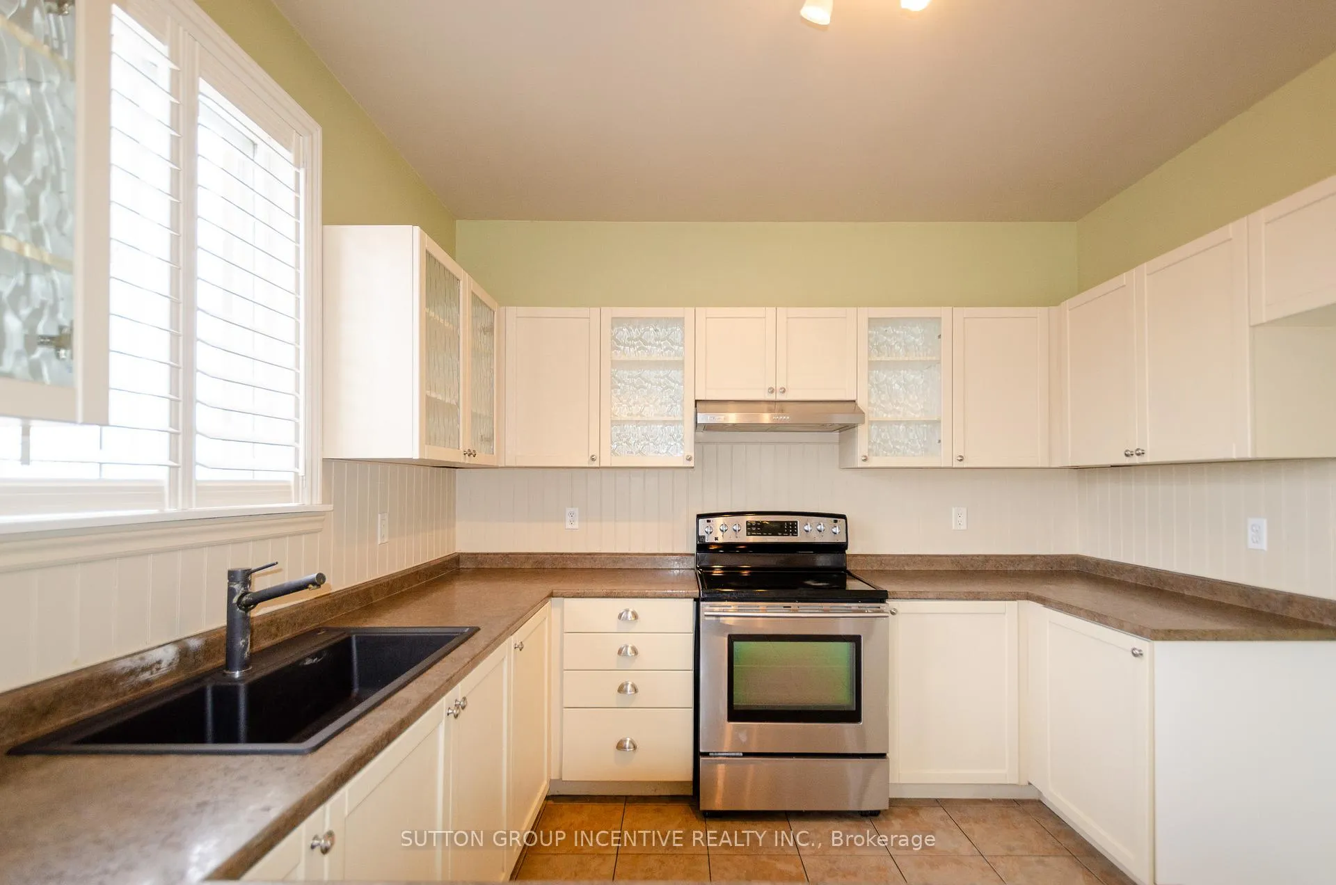 Photo 11 of Unit UPPER, 38 Harwood Drive, Barrie, Painswick North — HOMEH