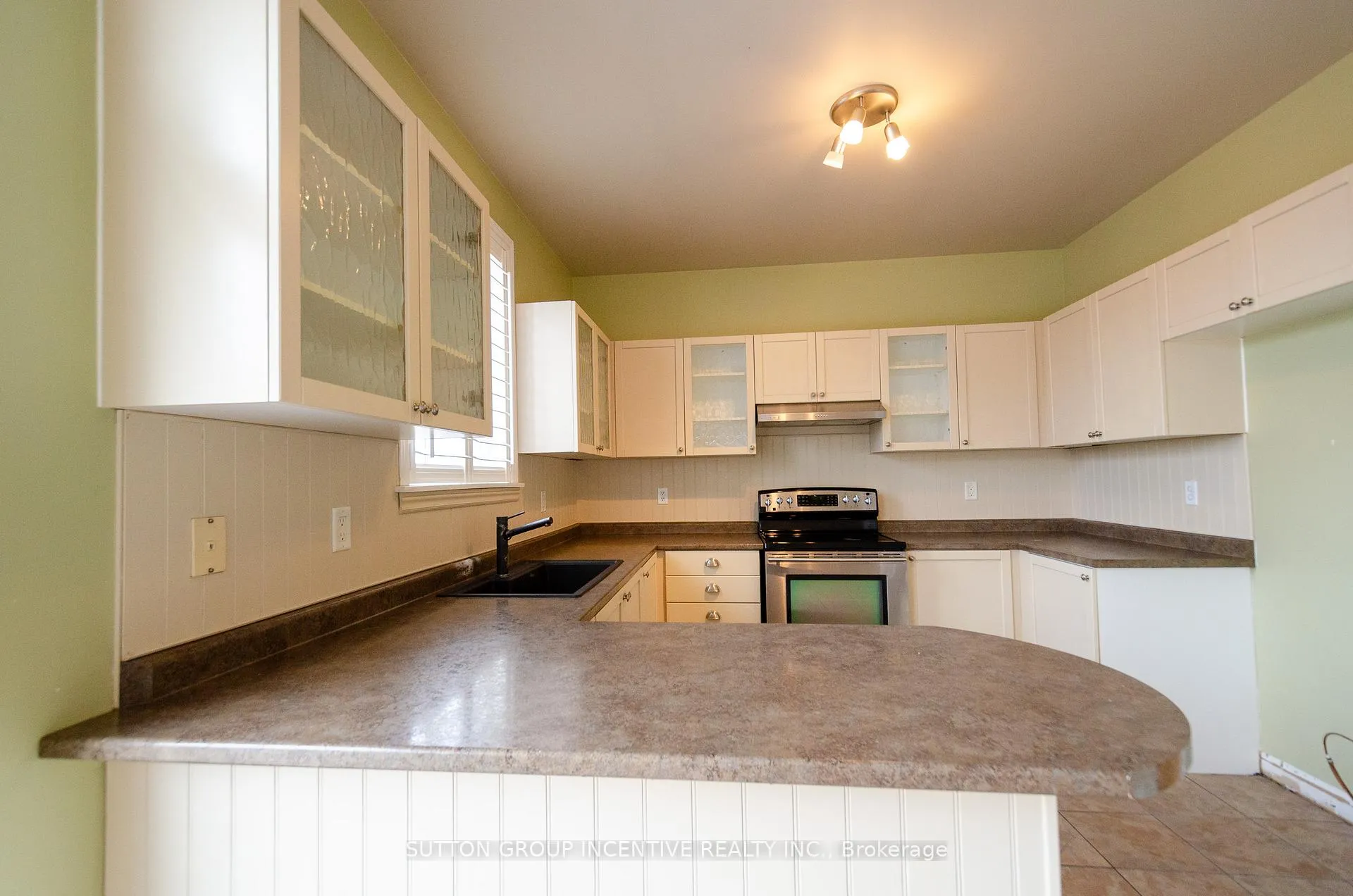 Photo 12 of Unit UPPER, 38 Harwood Drive, Barrie, Painswick North — HOMEH