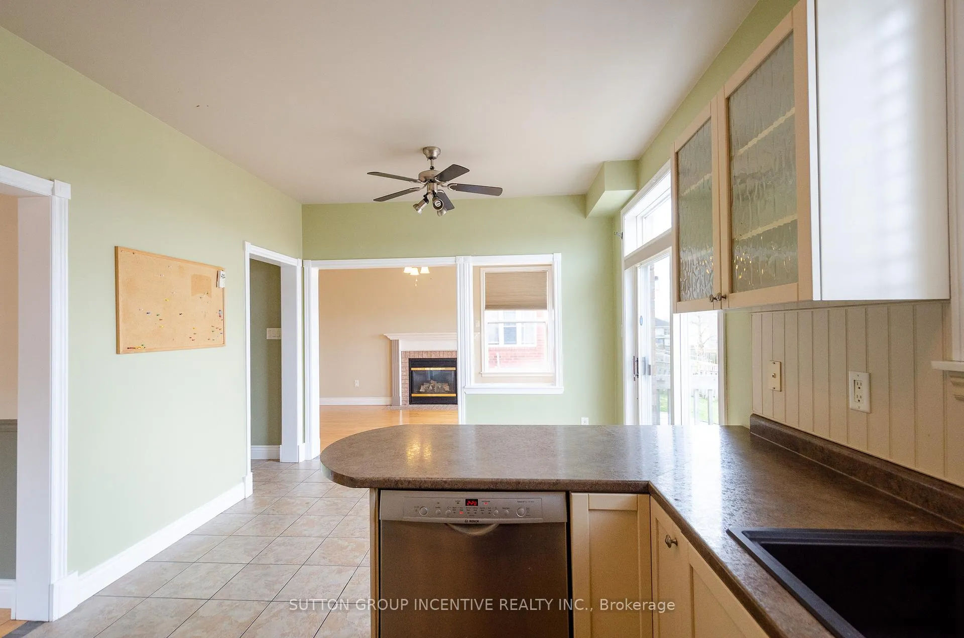 Photo 13 of Unit UPPER, 38 Harwood Drive, Barrie, Painswick North — HOMEH