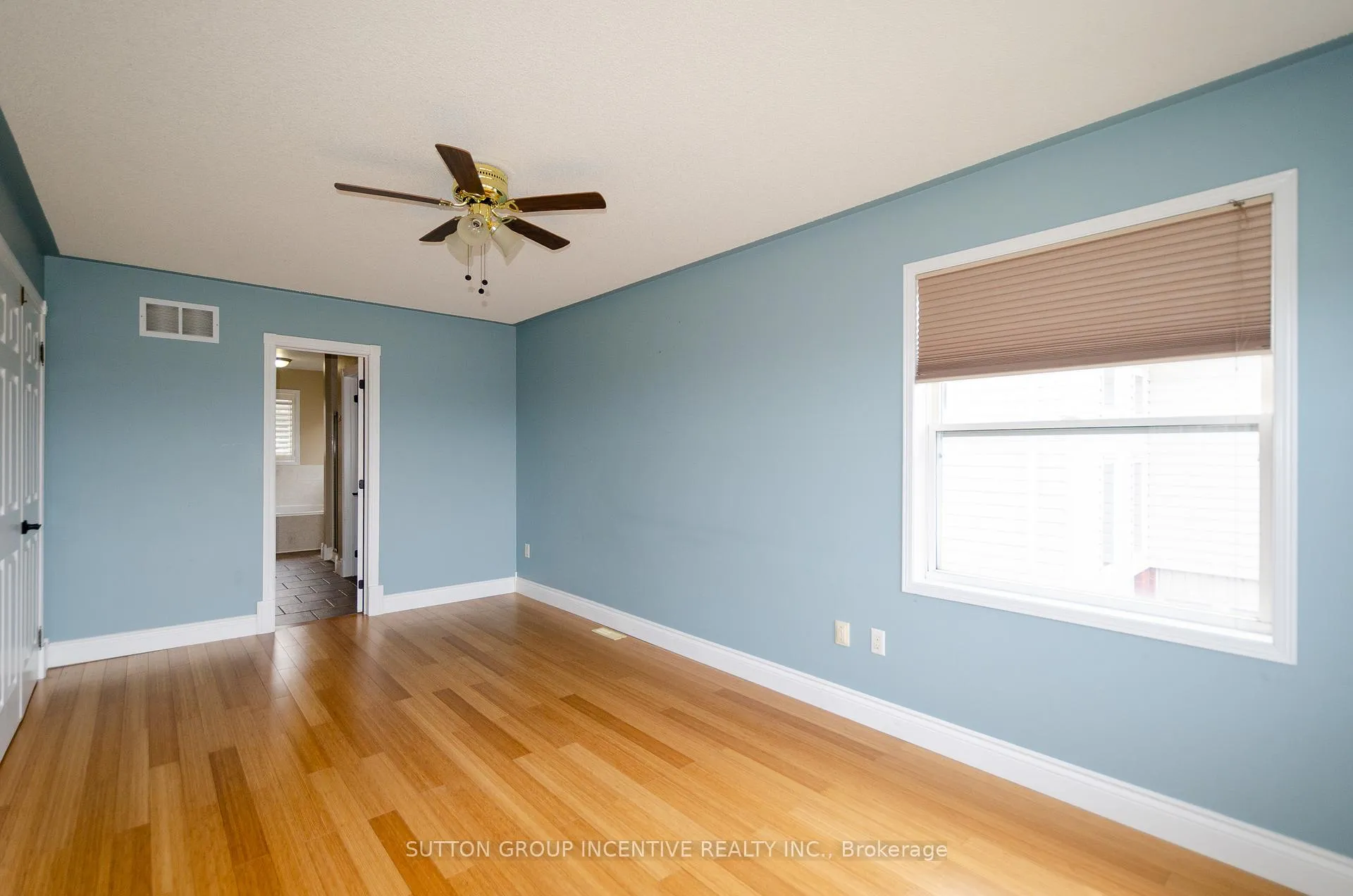 Photo 23 of Unit UPPER, 38 Harwood Drive, Barrie, Painswick North — HOMEH