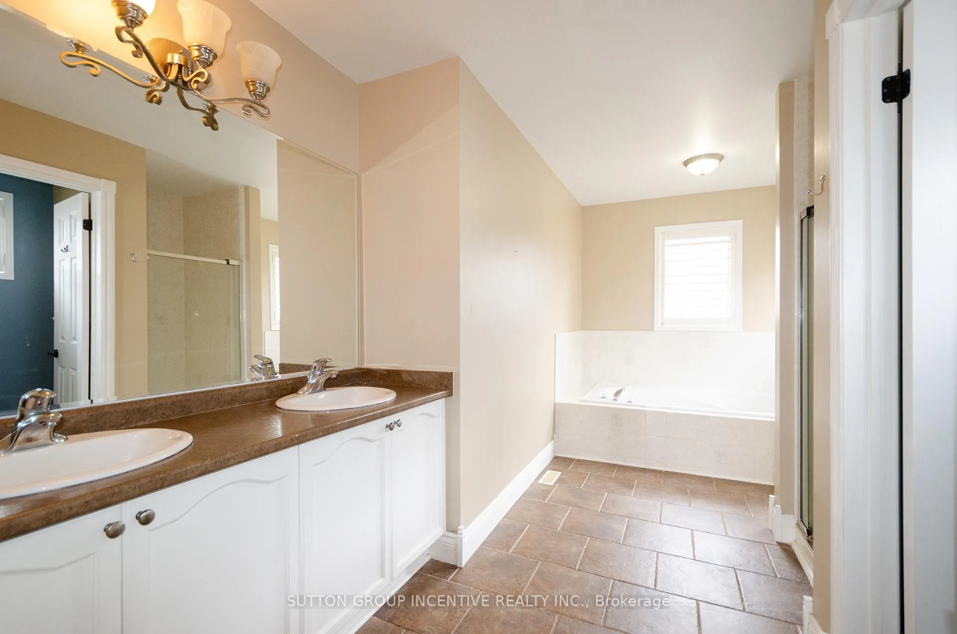 Photo 26 of Unit UPPER, 38 Harwood Drive, Barrie, Painswick North — HOMEH