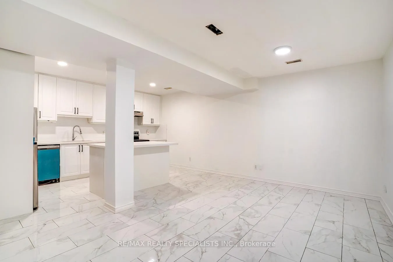Photo 4 of Unit 1, 4 Garrow Avenue, Toronto, Rockcliffe-Smythe — HOMEH