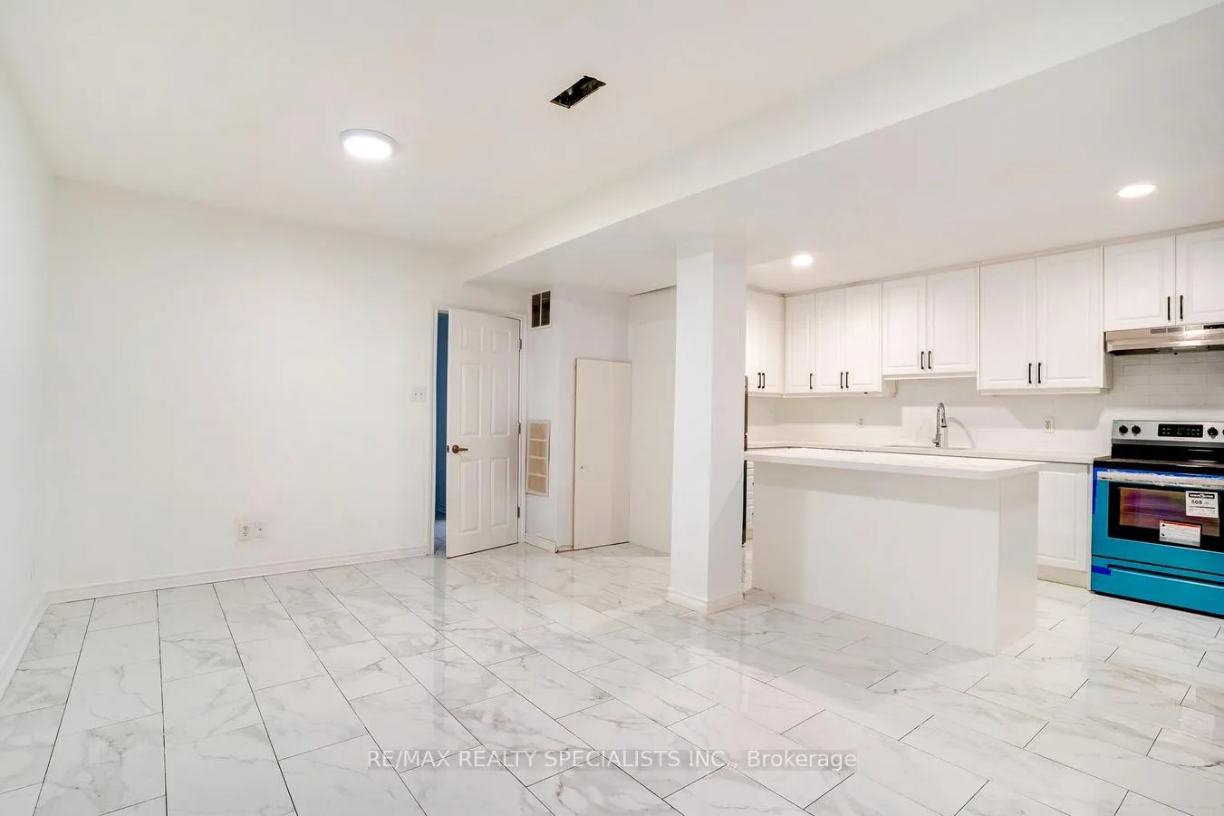 Photo 5 of Unit 1, 4 Garrow Avenue, Toronto, Rockcliffe-Smythe — HOMEH