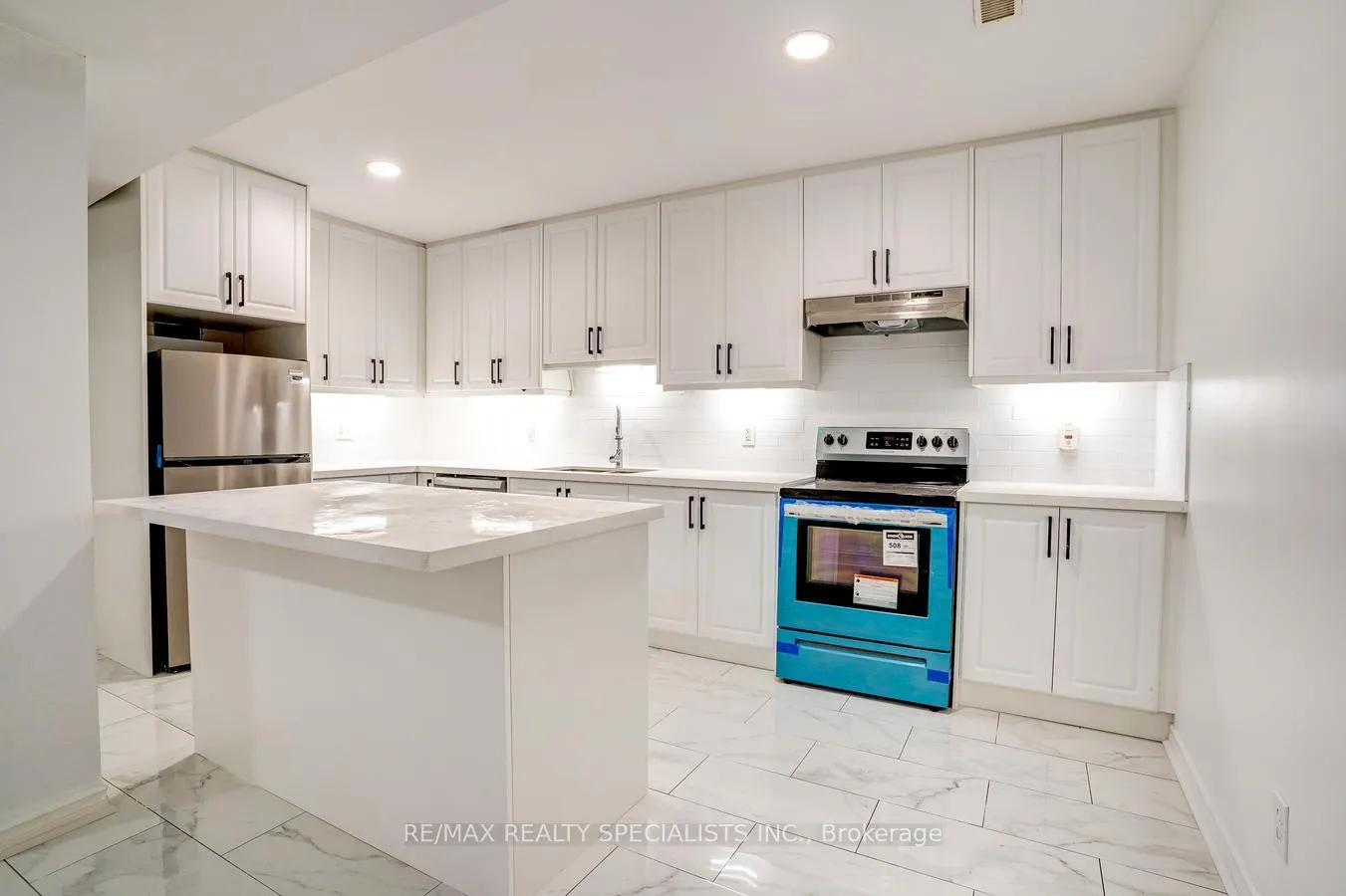 Photo 10 of Unit 1, 4 Garrow Avenue, Toronto, Rockcliffe-Smythe — HOMEH