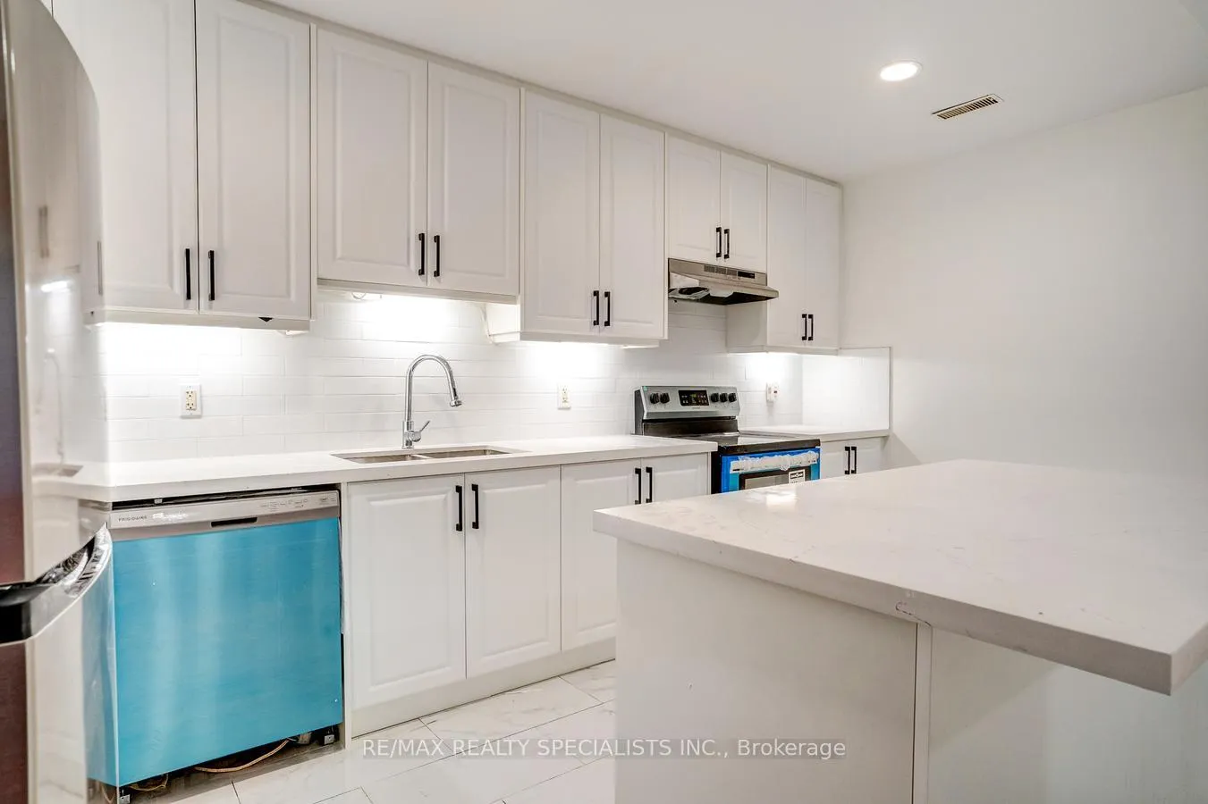Photo 12 of Unit 1, 4 Garrow Avenue, Toronto, Rockcliffe-Smythe — HOMEH