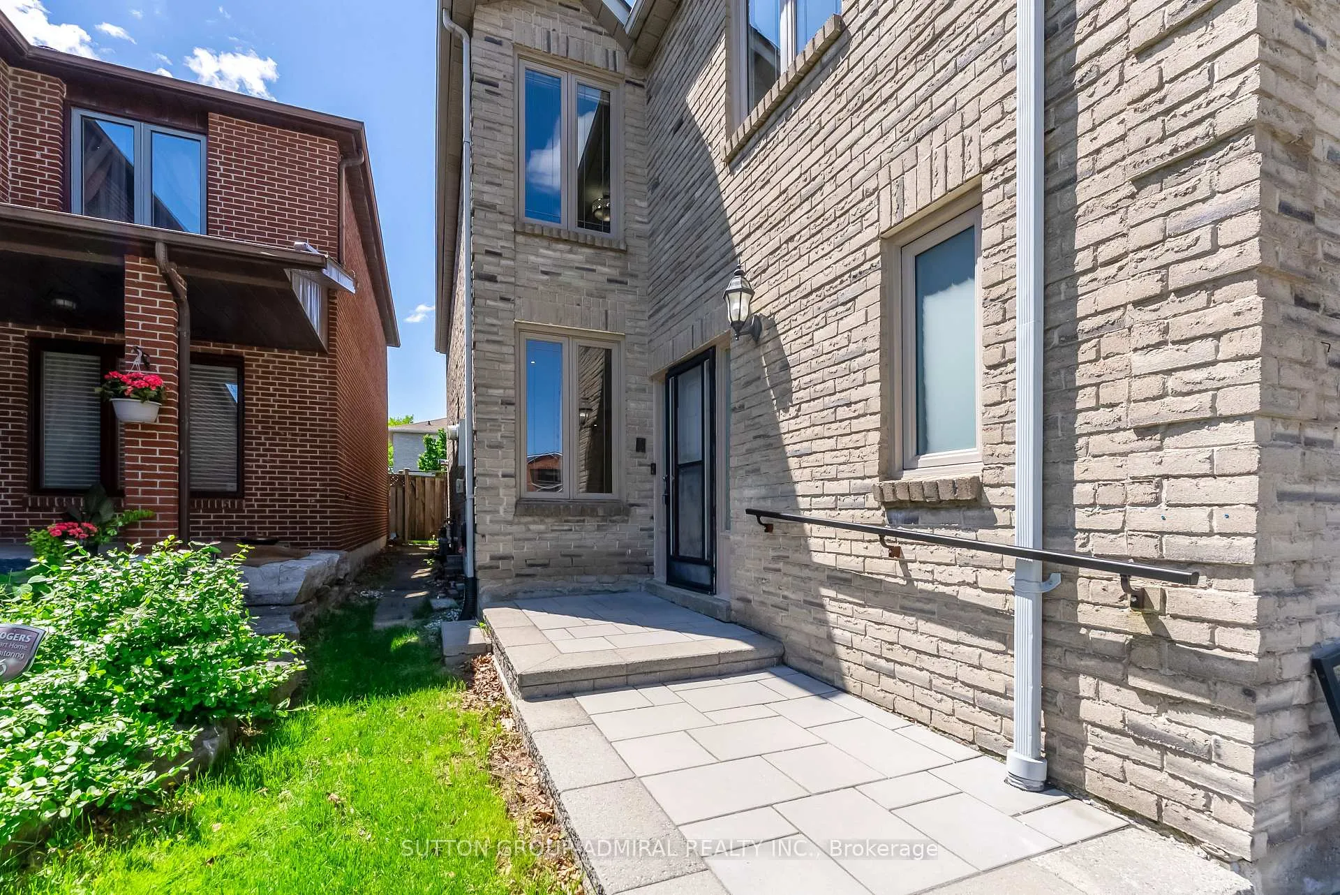 Photo 3 of 79 Brickstone Circle, Vaughan, Brownridge — HOMEH