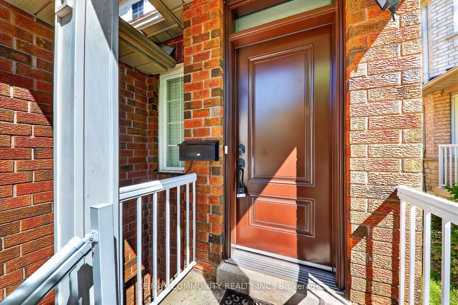 Photo 6 of 1645 Autumn Crescent, Pickering, Amberlea — HOMEH