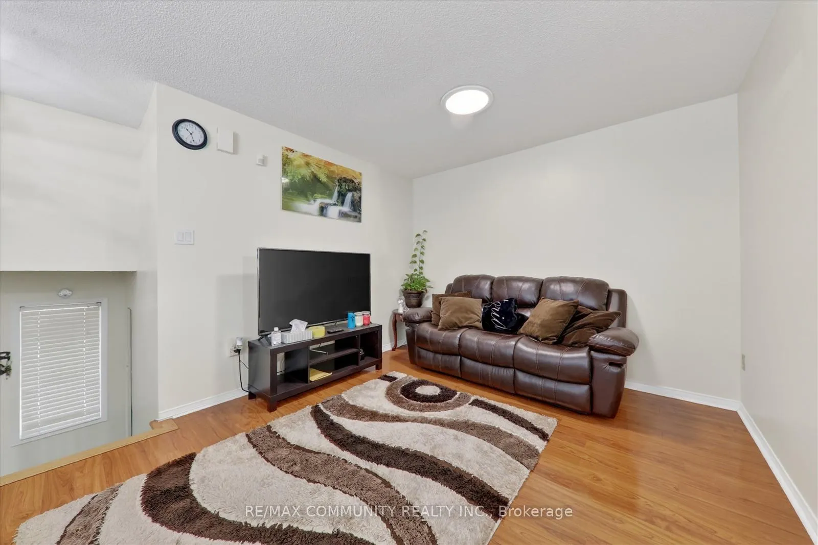 Photo 10 of 1645 Autumn Crescent, Pickering, Amberlea — HOMEH