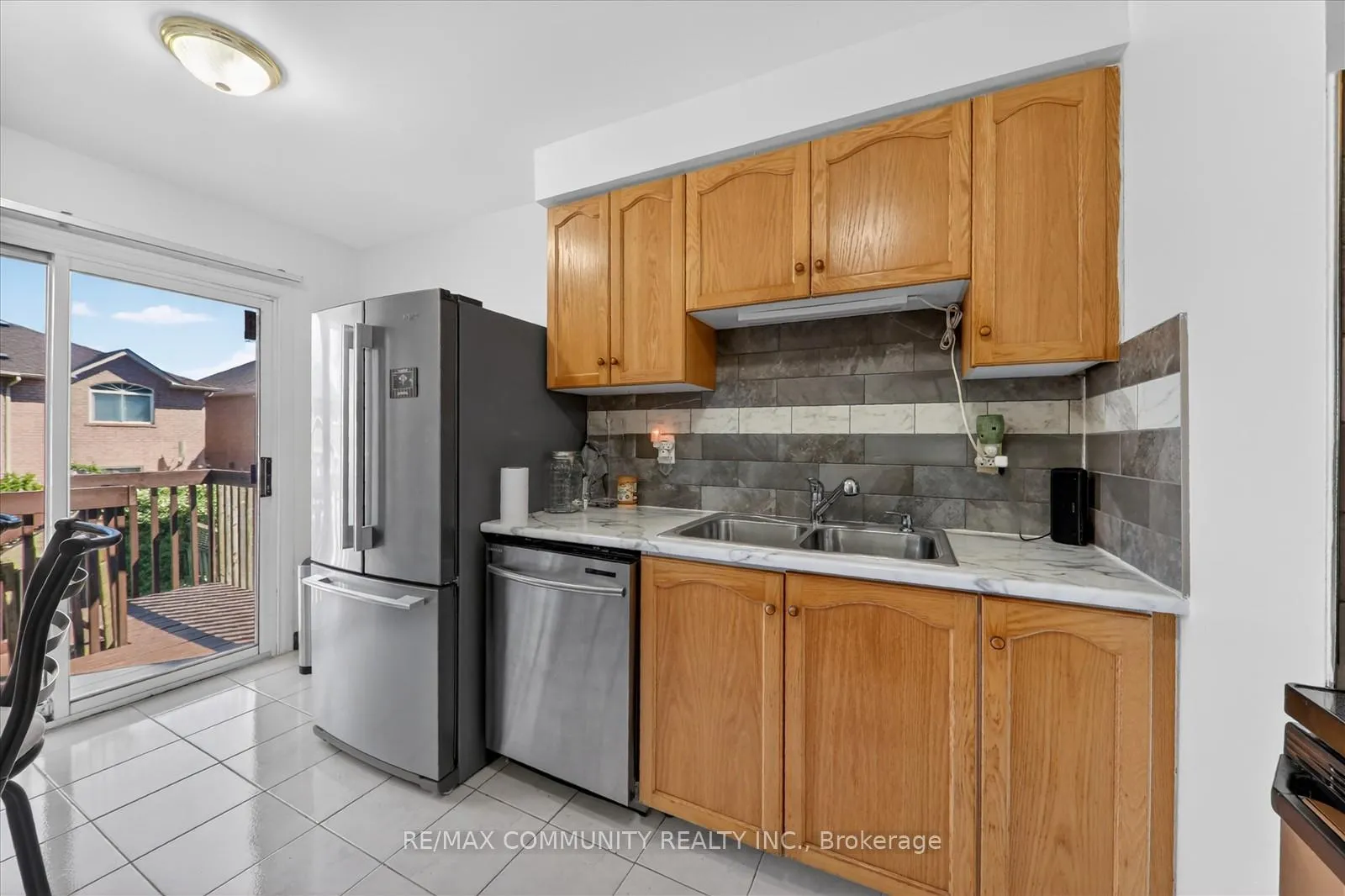 Photo 18 of 1645 Autumn Crescent, Pickering, Amberlea — HOMEH