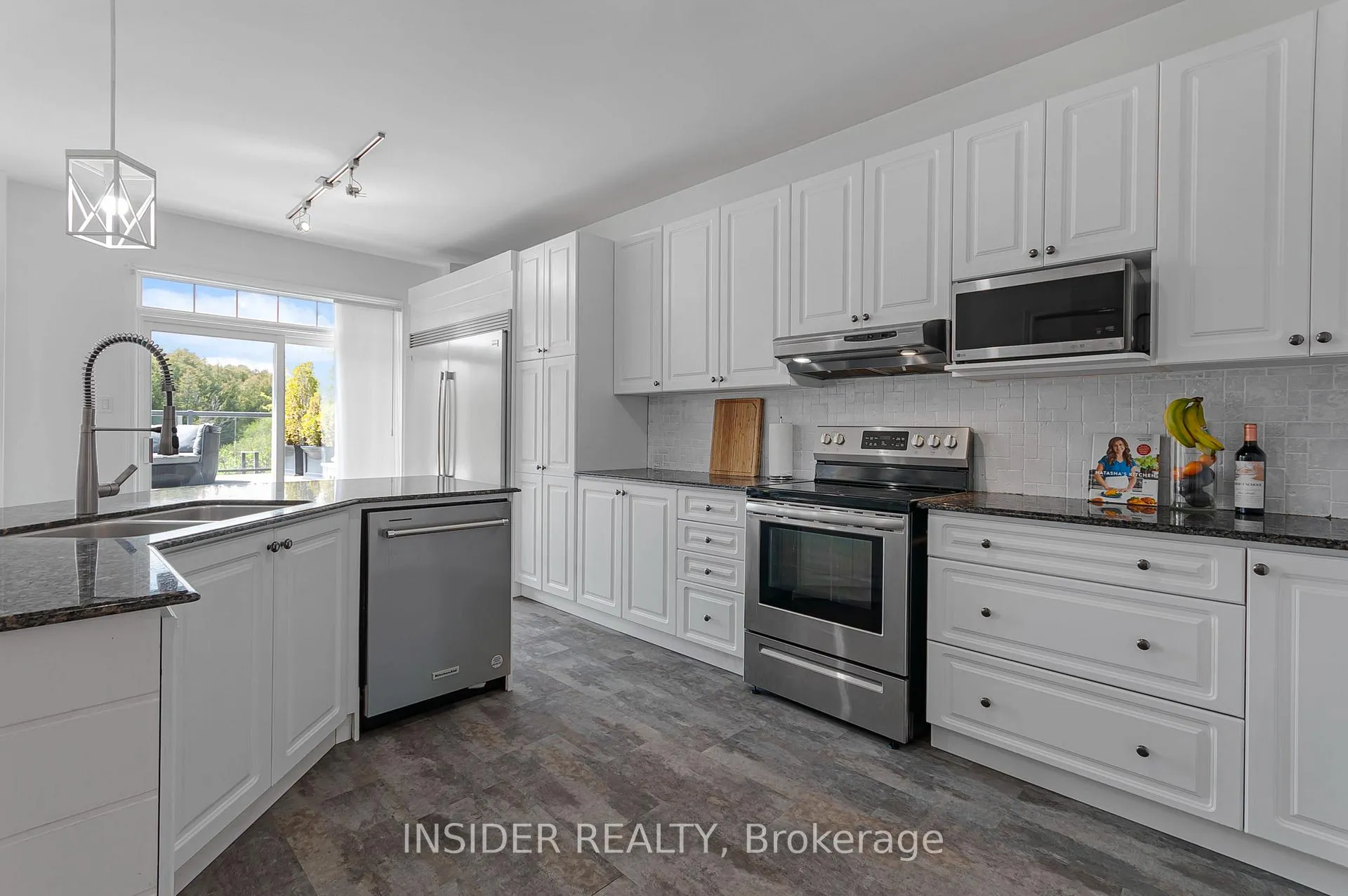 Photo 5 of 130 Roseborough Drive, Scugog, Port Perry — HOMEH