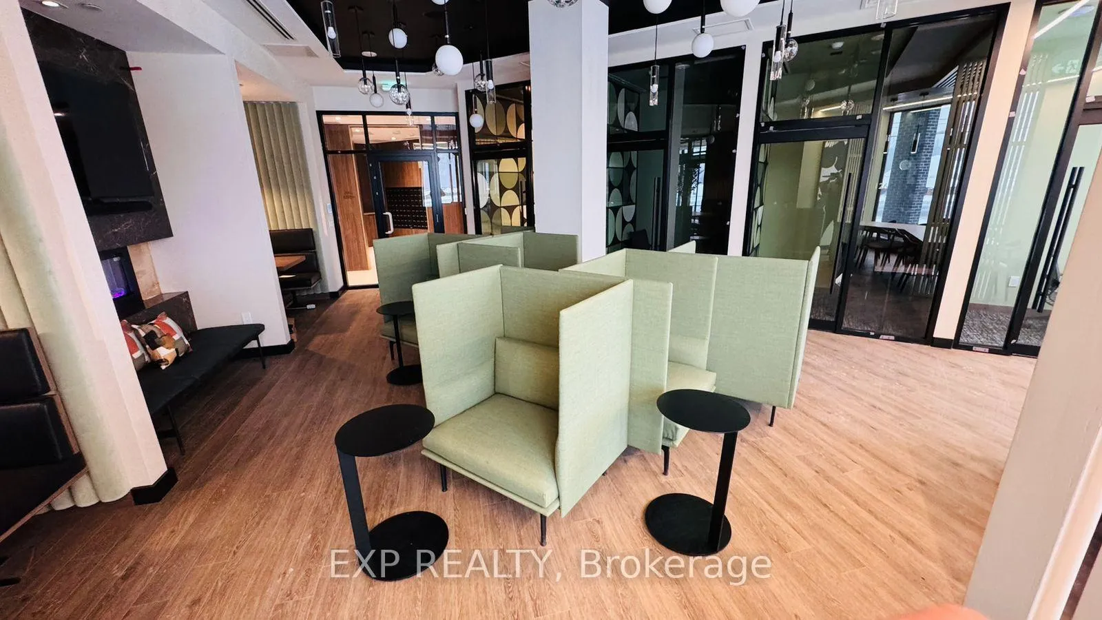 Photo 10 of Unit 101, 2501 Saw Whet Boulevard, Oakville, Glen Abbey — HOMEH
