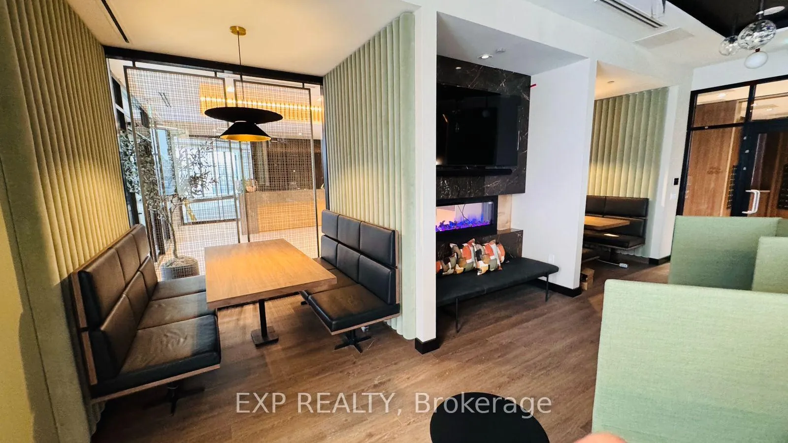 Photo 12 of Unit 101, 2501 Saw Whet Boulevard, Oakville, Glen Abbey — HOMEH