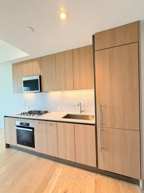 Front of Unit 504, 1414 Bayview Avenue