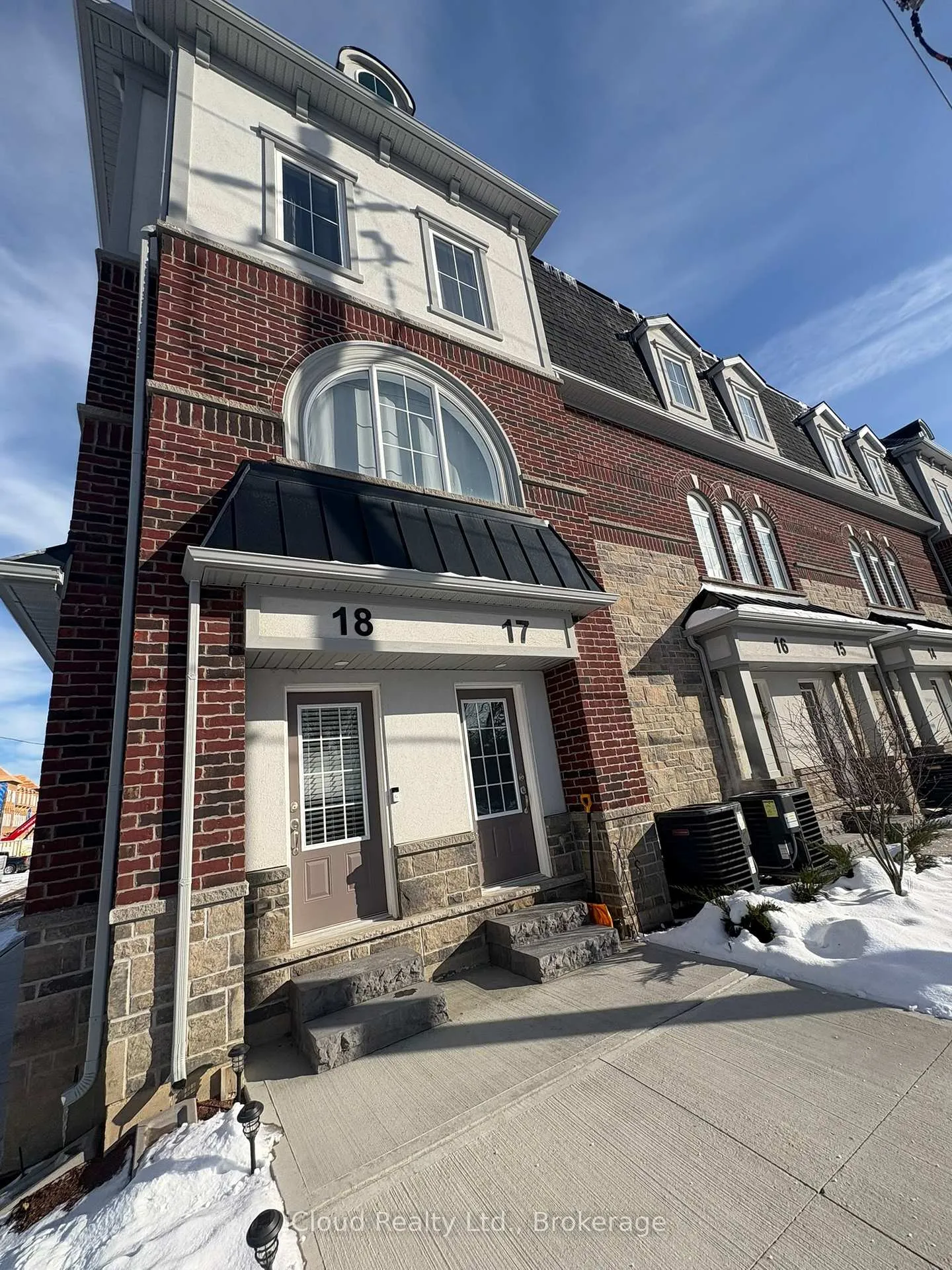 Front of Unit 18, 677 Park Road N