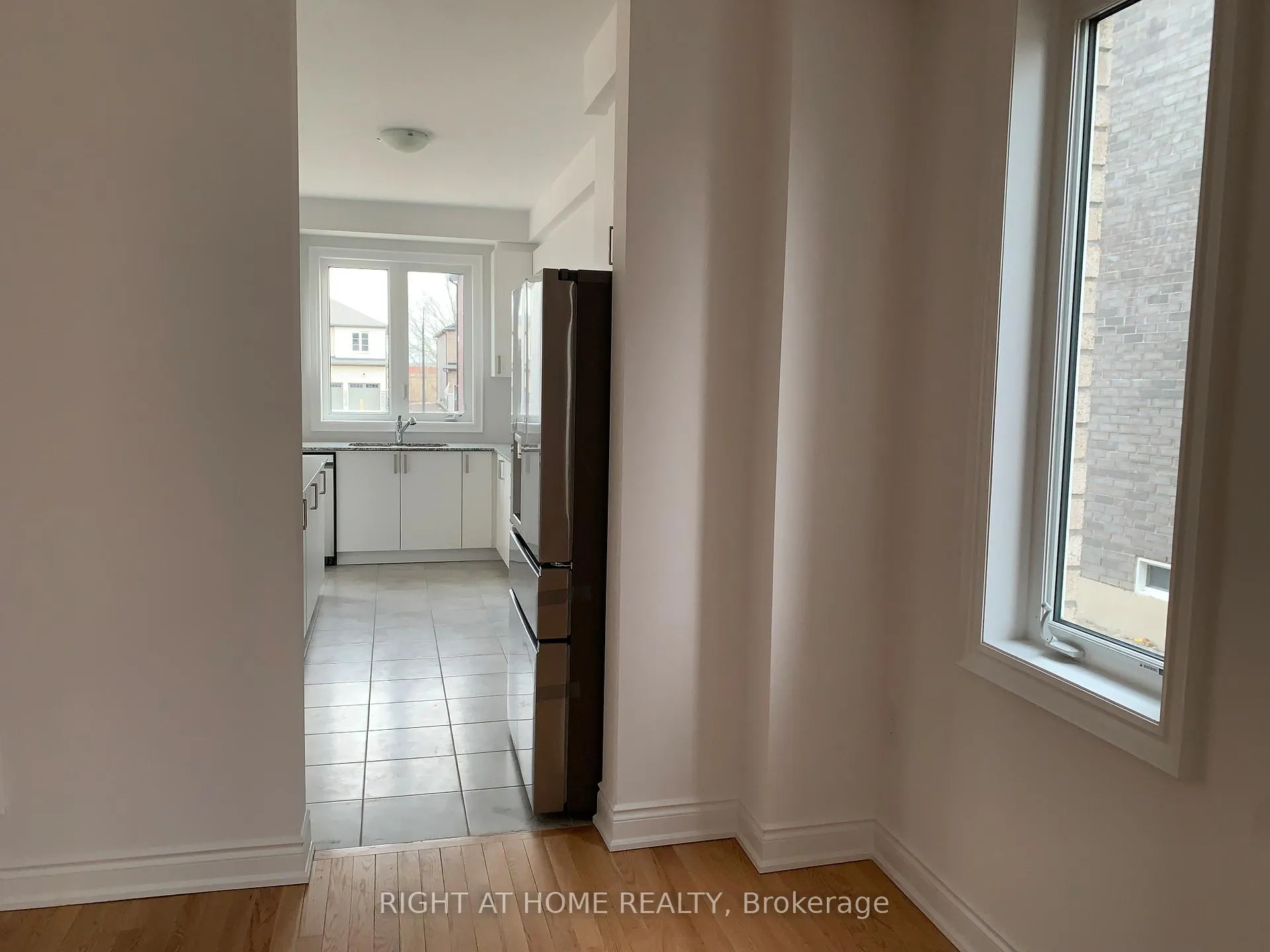 Photo 3 of 23 Amber Drive, Wasaga Beach — HOMEH