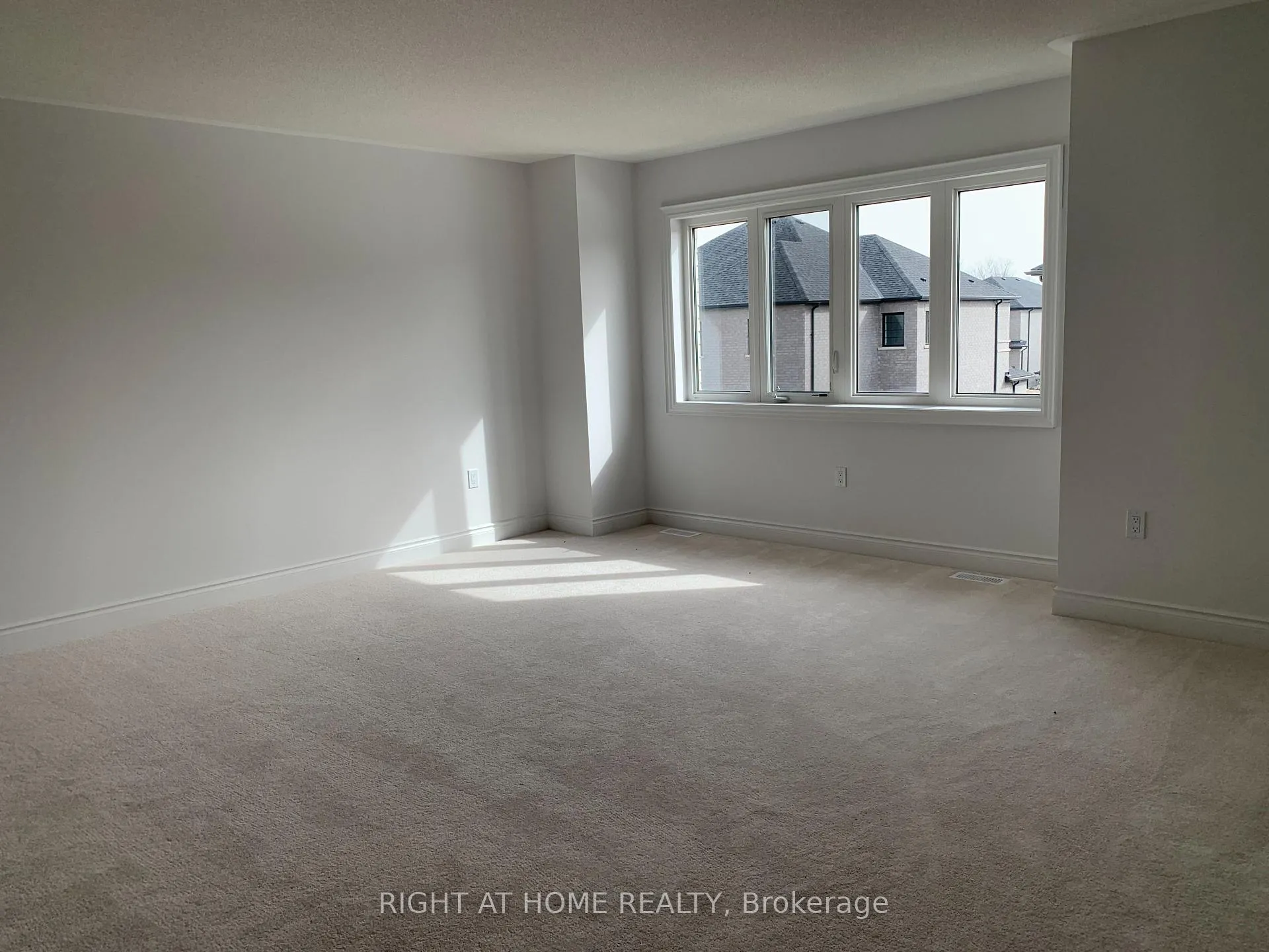 Photo 13 of 23 Amber Drive, Wasaga Beach — HOMEH