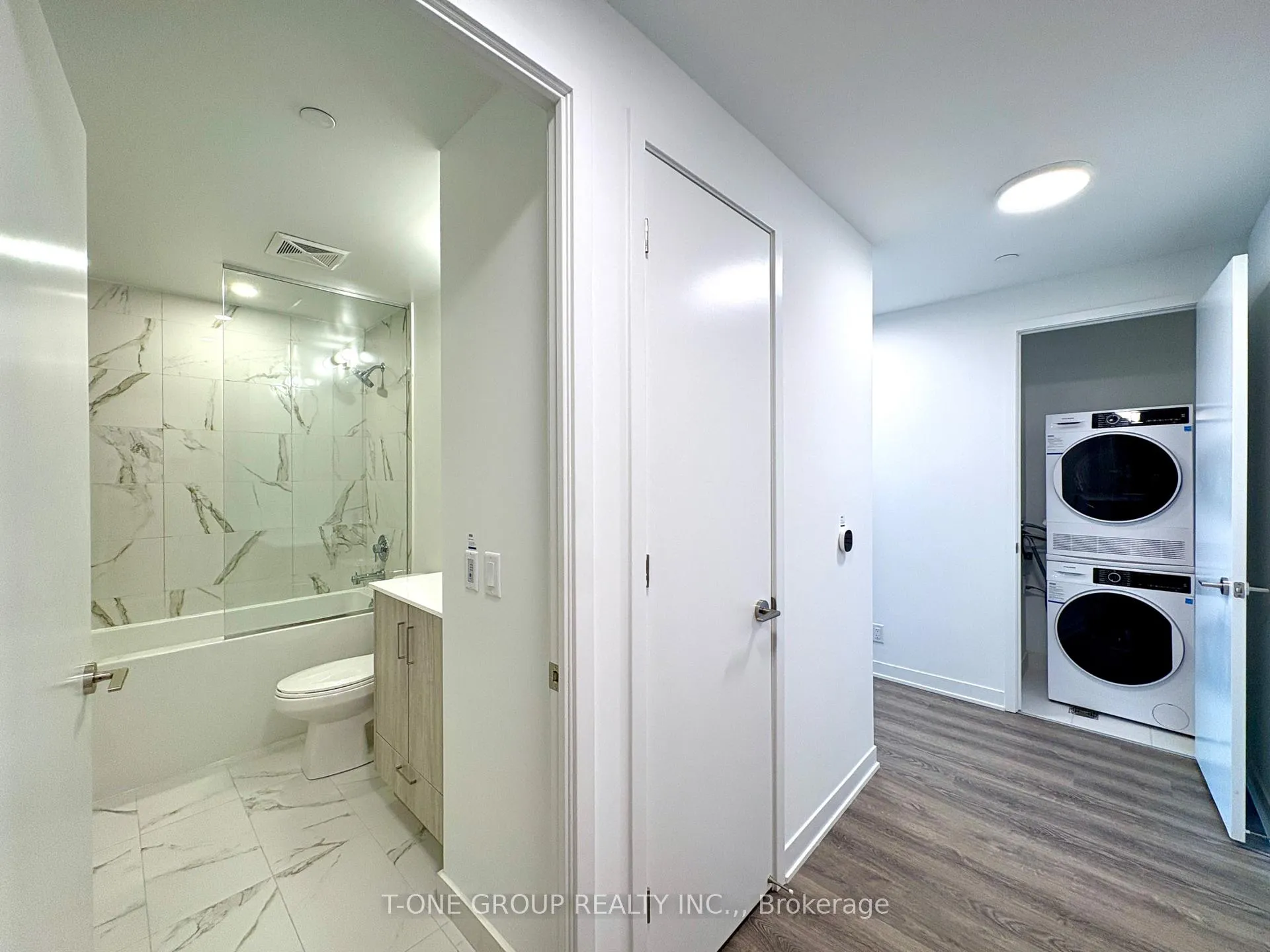 Photo 4 of Unit 2603, 180 Front Street E, Toronto, Moss Park — HOMEH