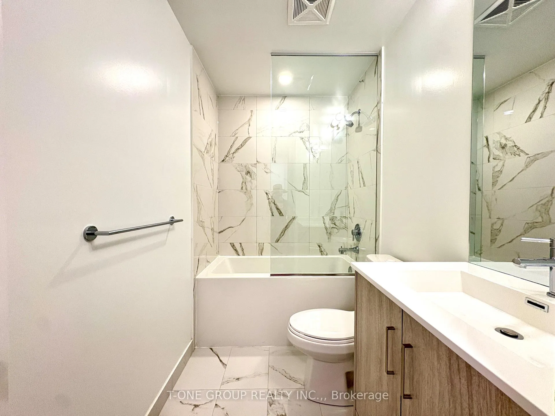 Photo 5 of Unit 2603, 180 Front Street E, Toronto, Moss Park — HOMEH