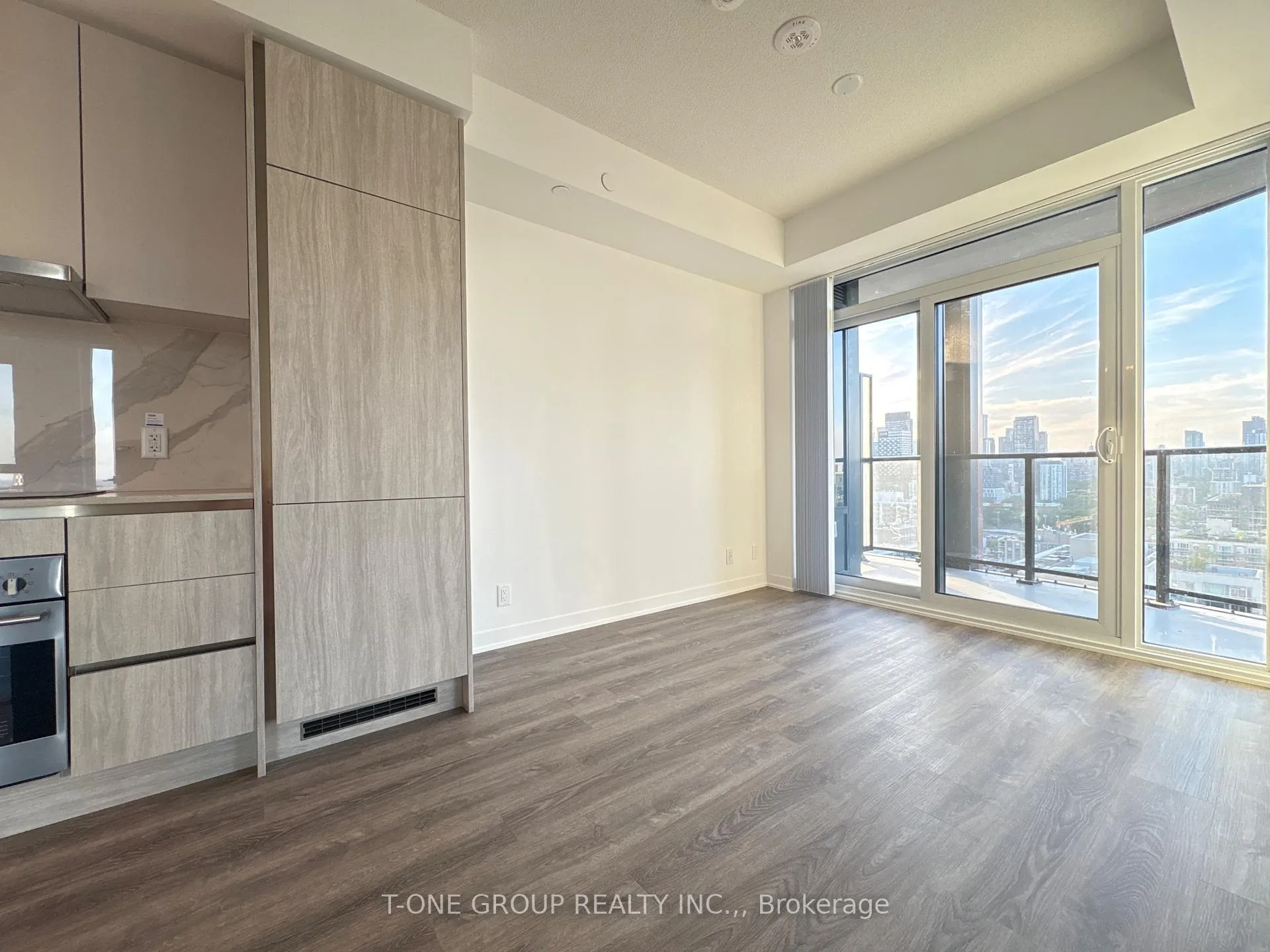 Photo 7 of Unit 2603, 180 Front Street E, Toronto, Moss Park — HOMEH