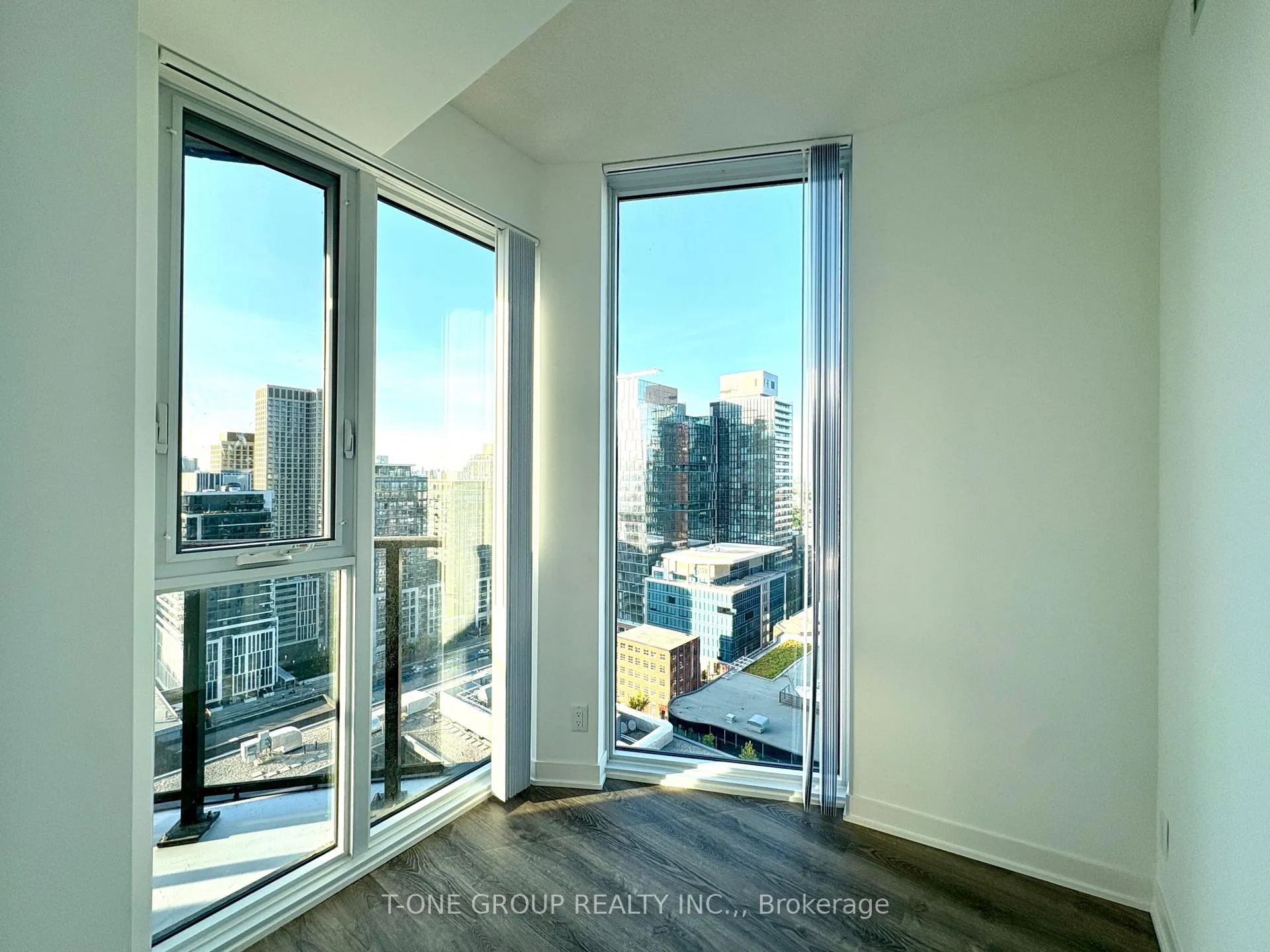 Photo 8 of Unit 2603, 180 Front Street E, Toronto, Moss Park — HOMEH
