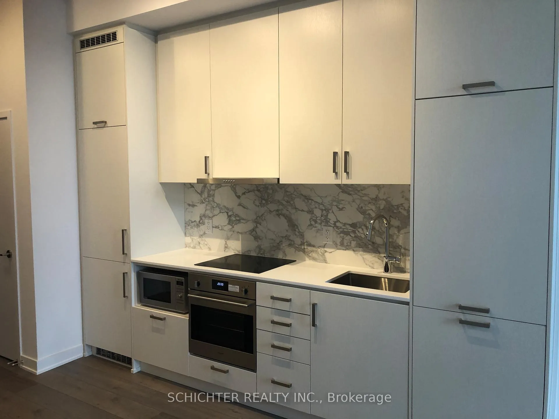 Photo 4 of Unit 1002, 60 Honeycrisp Crescent, Vaughan, Vaughan Corporate Centre — HOMEH