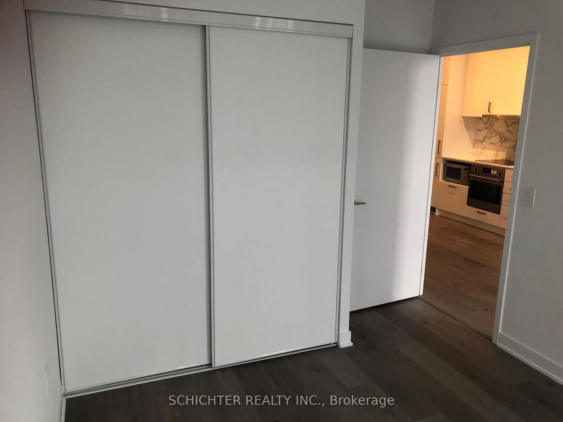 Photo 7 of Unit 1002, 60 Honeycrisp Crescent, Vaughan, Vaughan Corporate Centre — HOMEH