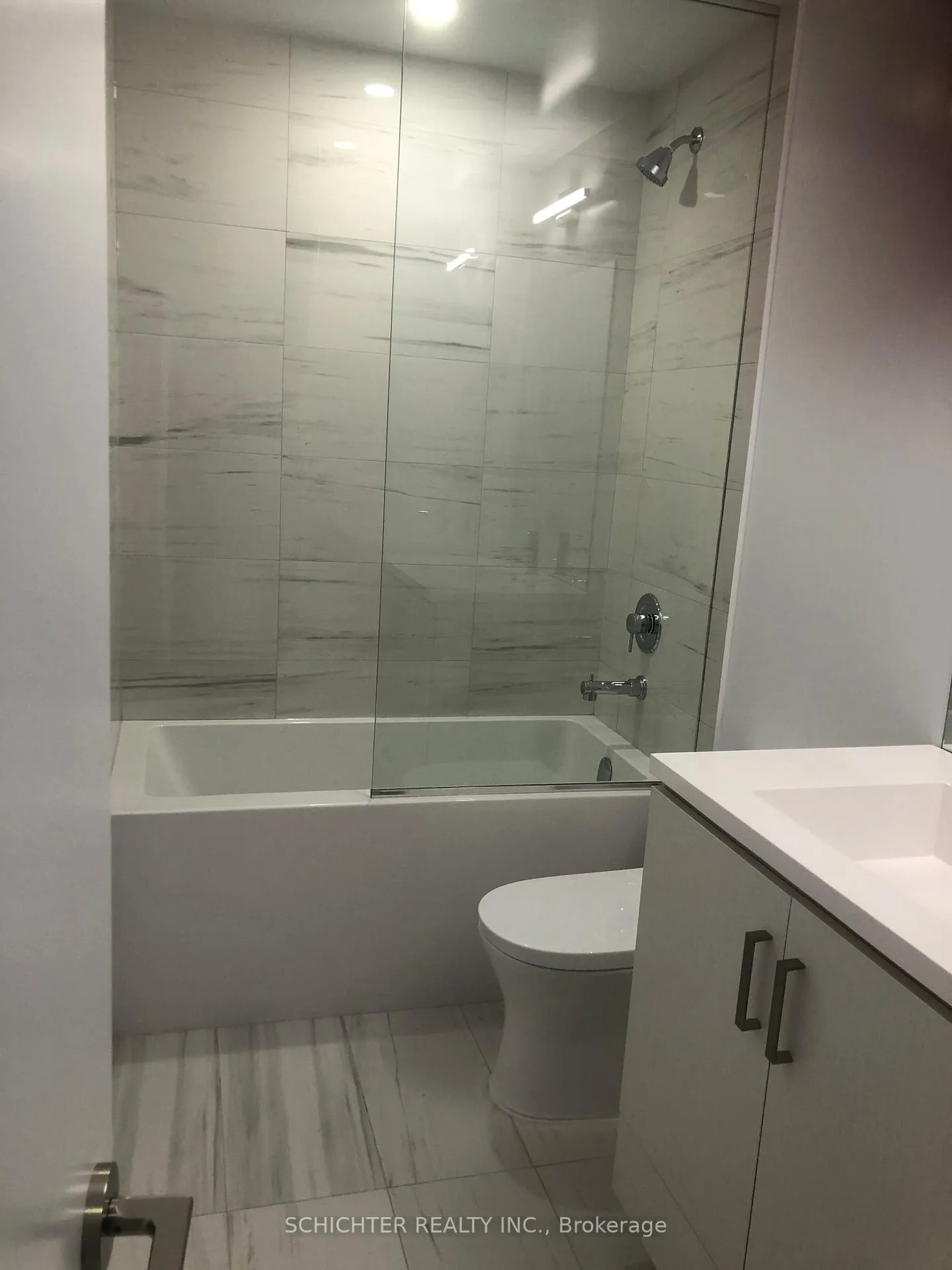 Photo 8 of Unit 1002, 60 Honeycrisp Crescent, Vaughan, Vaughan Corporate Centre — HOMEH