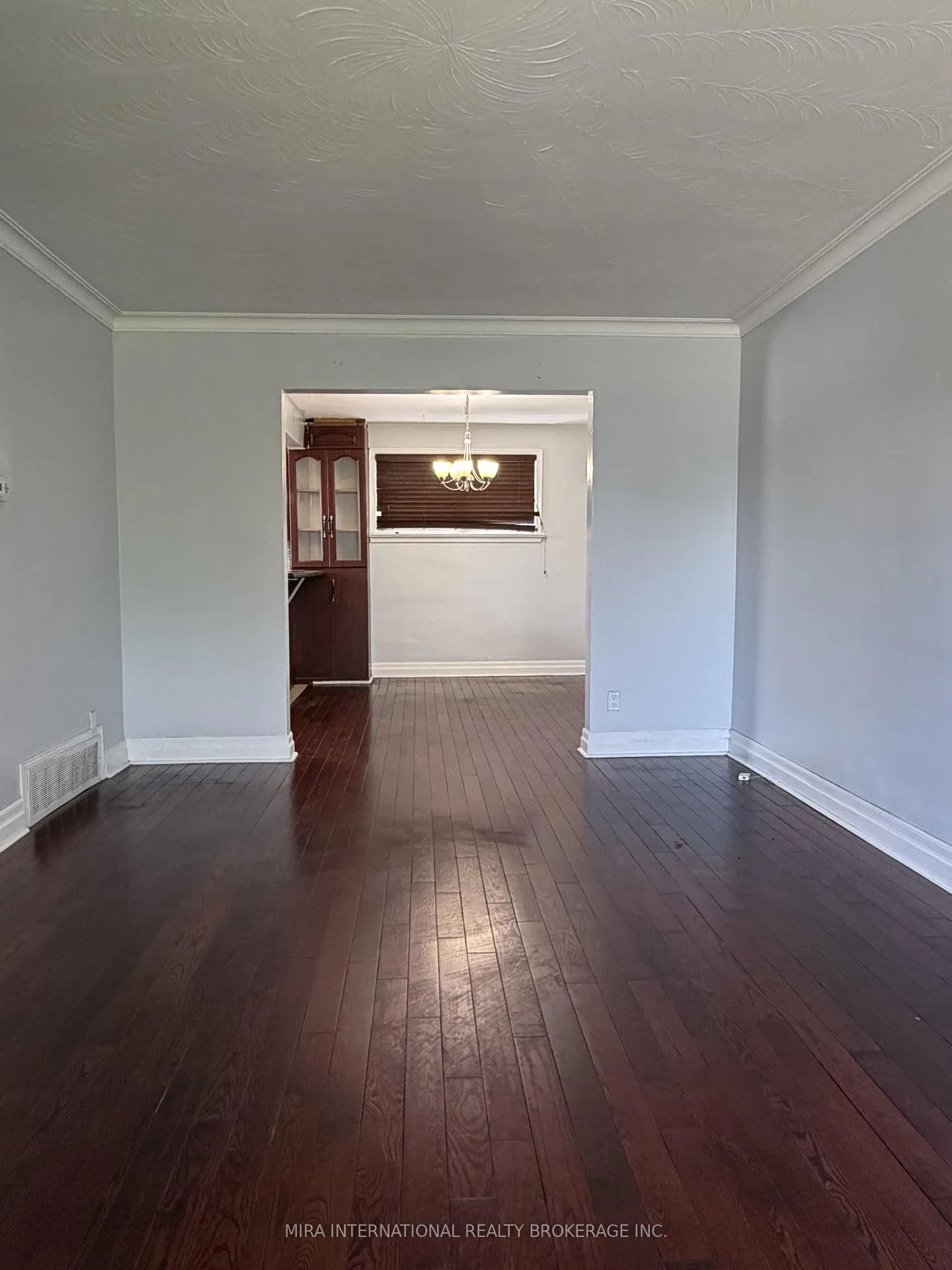 Photo 5 of 2 Burrard Road, Etobicoke, Elms-Old Rexdale — HOMEH