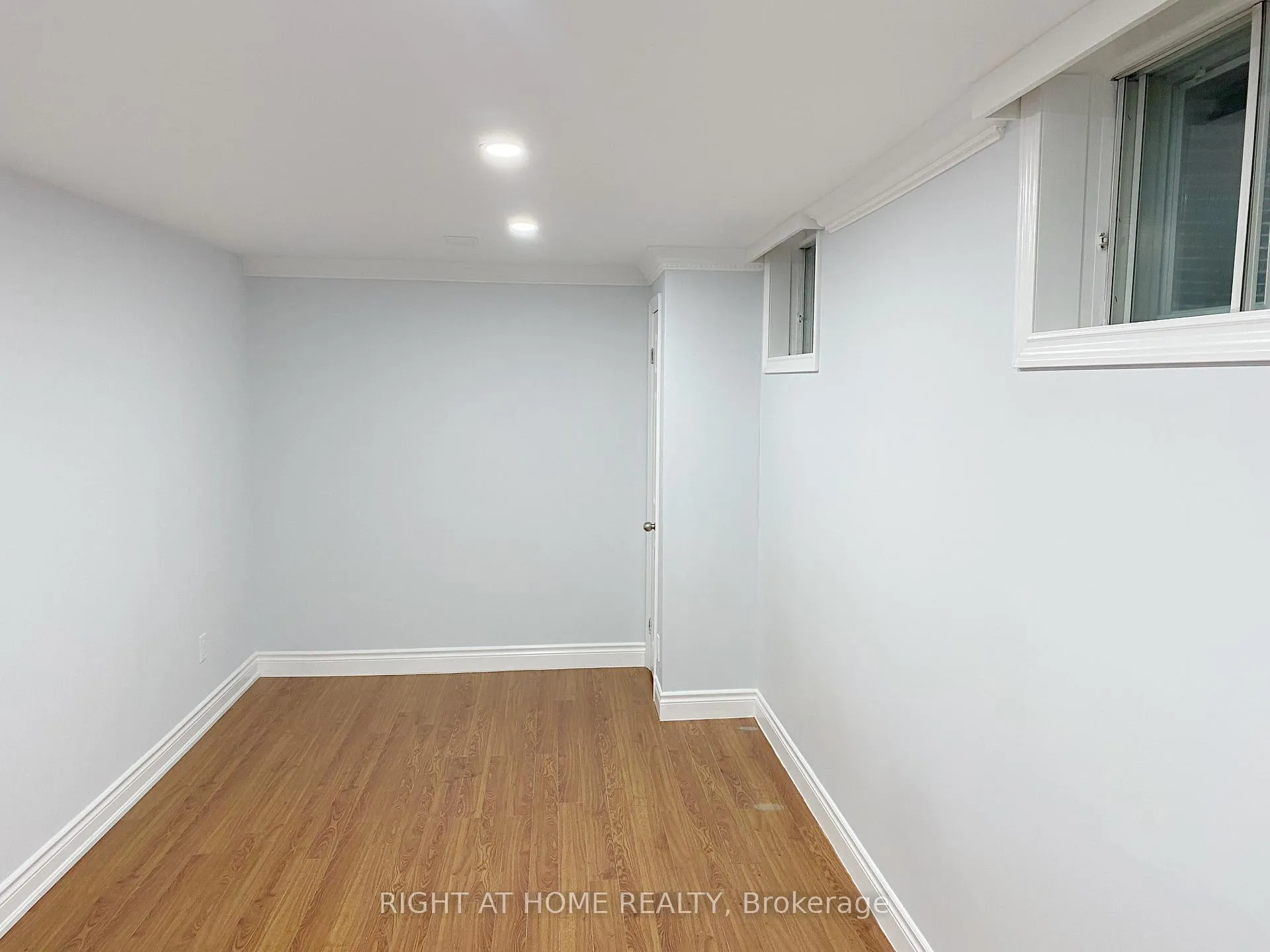 Photo 7 of 3631 Molly Avenue, Mississauga, Mississauga Valleys — HOMEH