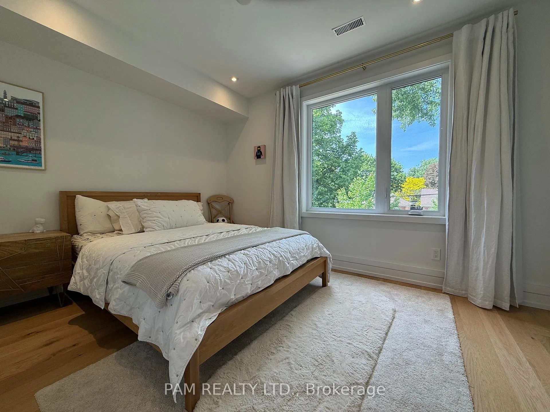 Photo 10 of 356 Milverton Boulevard, Toronto, Danforth — HOMEH