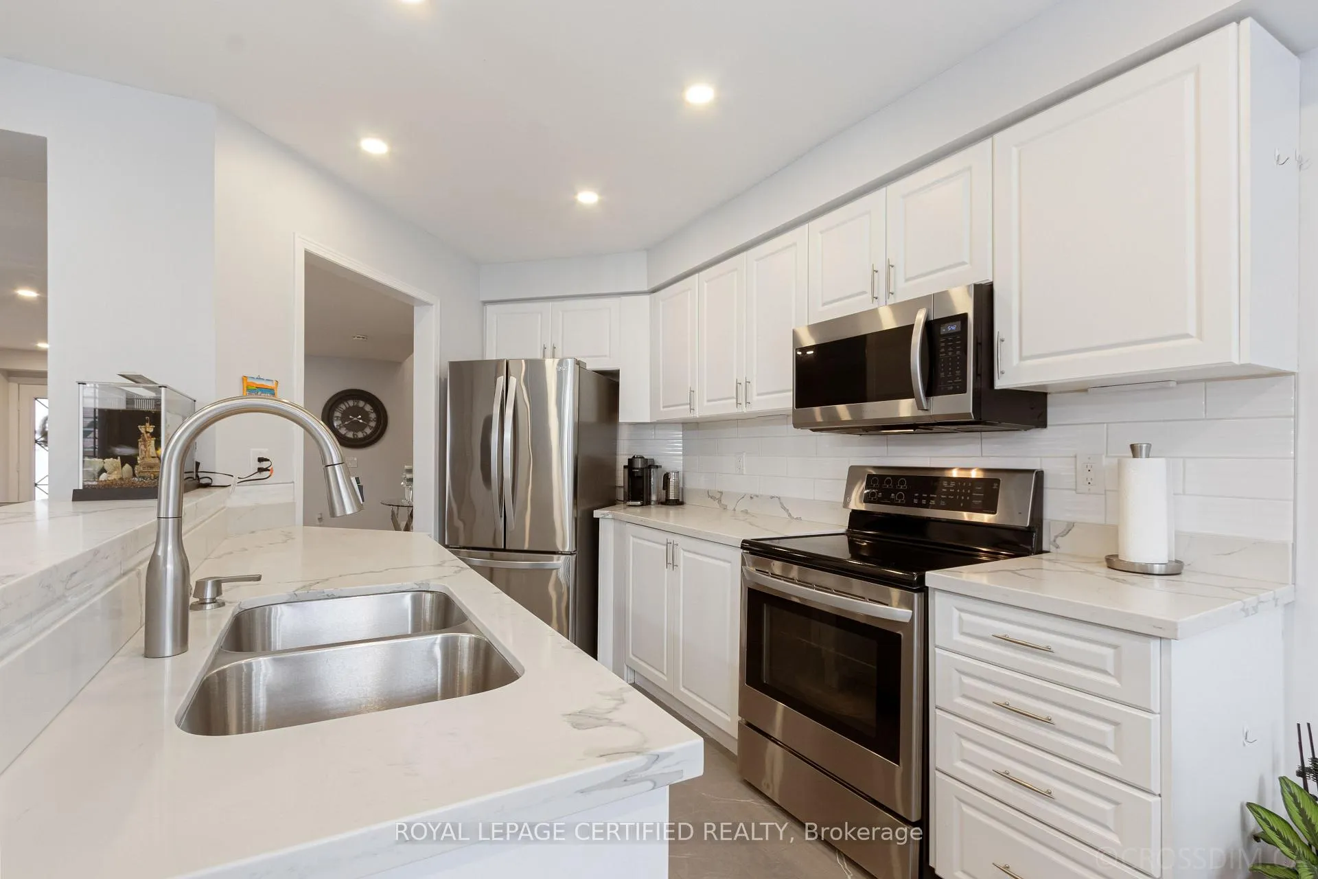 Photo 13 of 3814 Ridgepoint Way, Mississauga, Lisgar — HOMEH