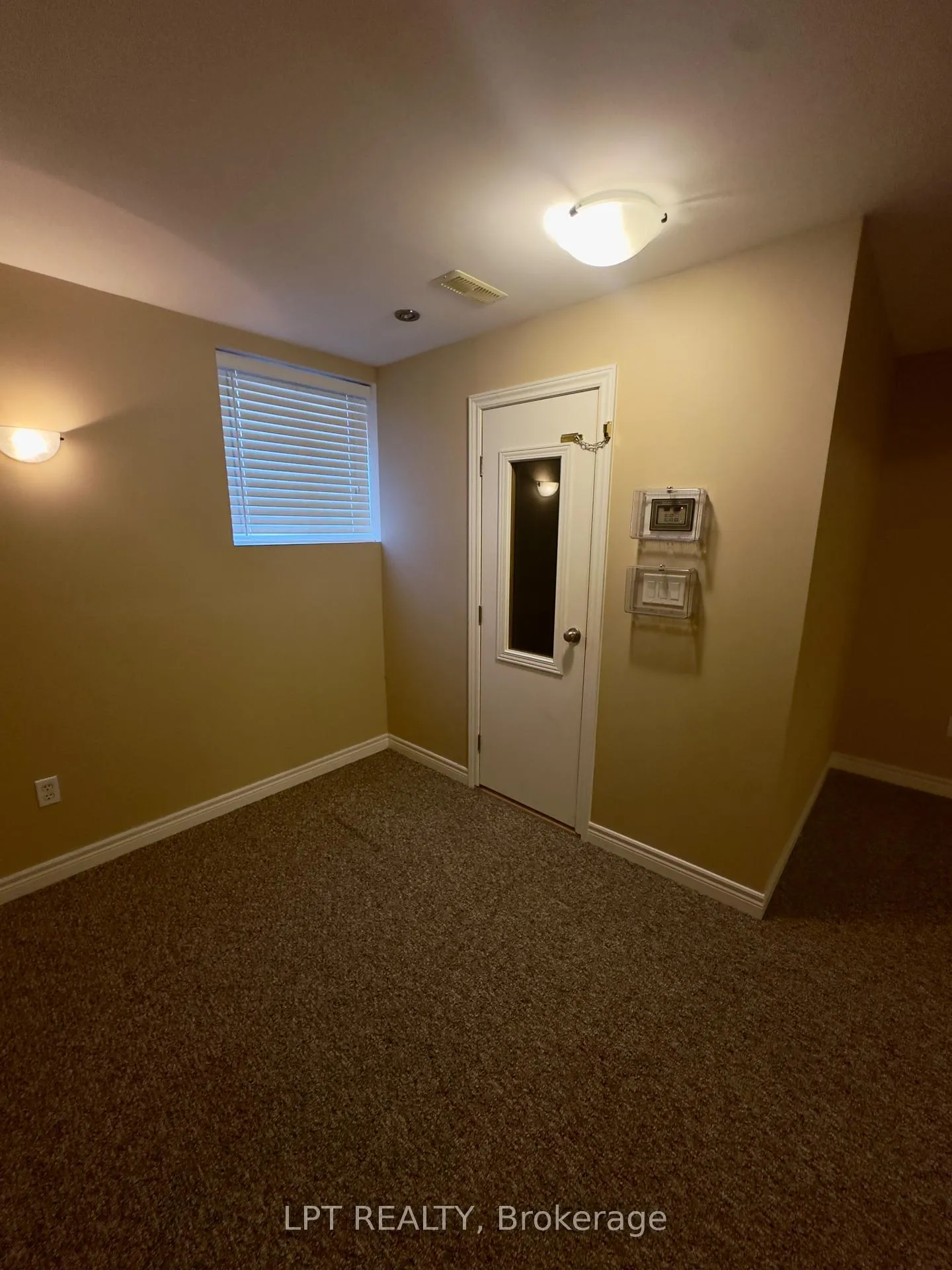Photo 35 of 908 Copper Leaf Crescent, Kitchener — HOMEH