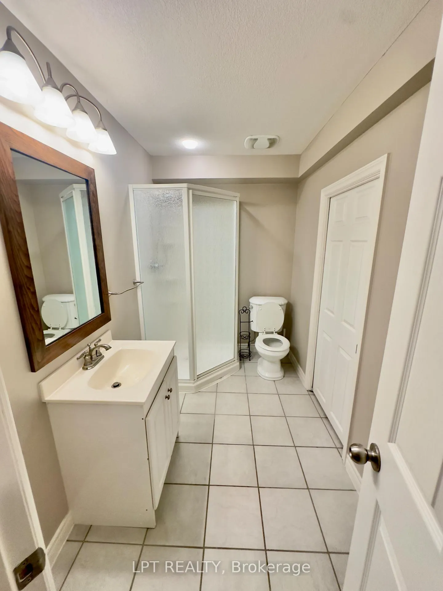 Photo 36 of 908 Copper Leaf Crescent, Kitchener — HOMEH