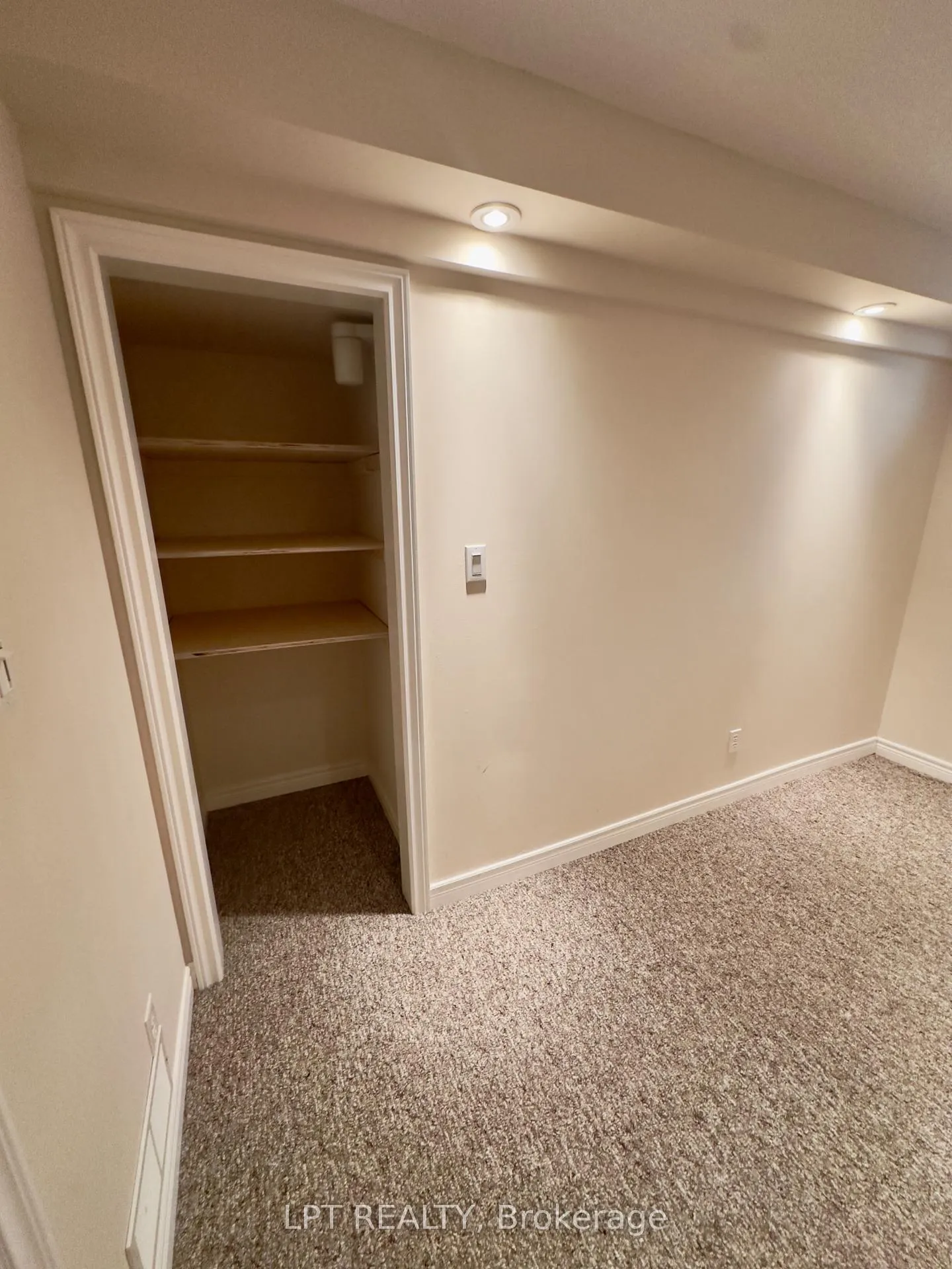 Photo 41 of 908 Copper Leaf Crescent, Kitchener — HOMEH