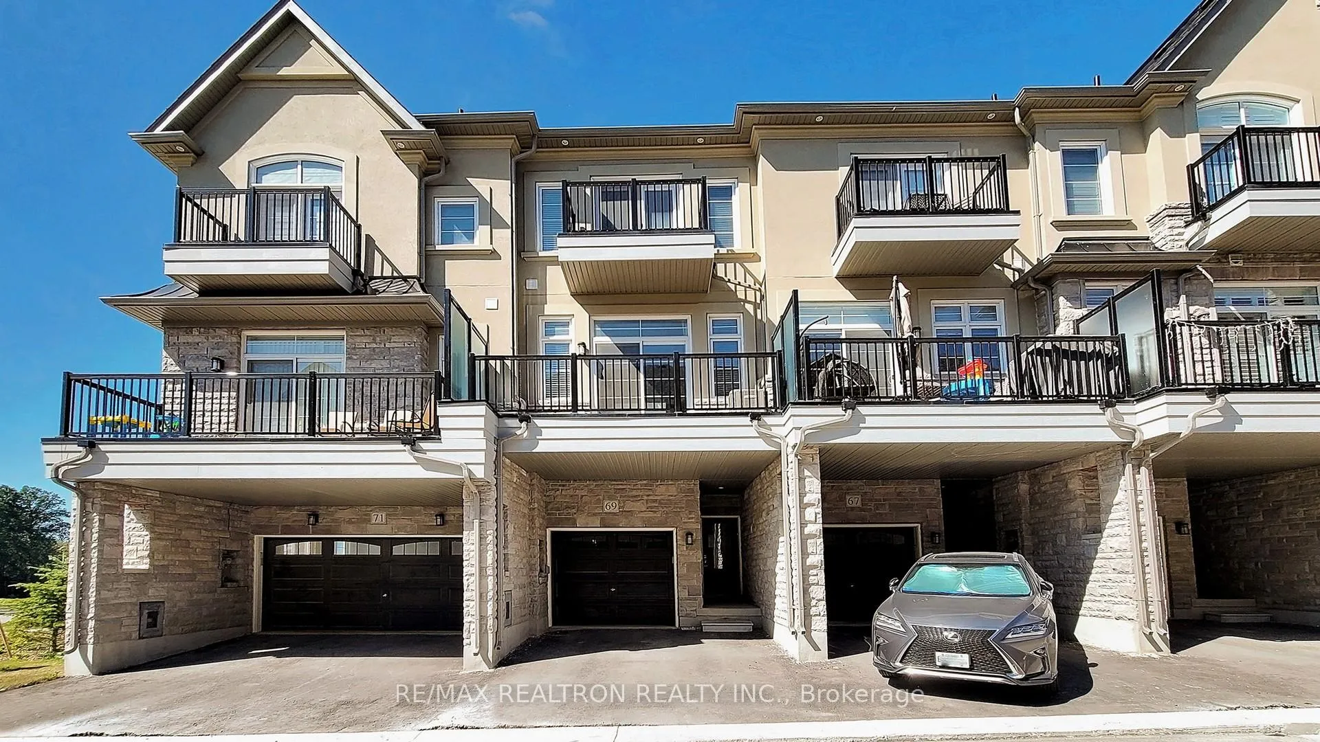 Photo 2 of 69 New Yorkton Avenue, Markham, Angus Glen — HOMEH