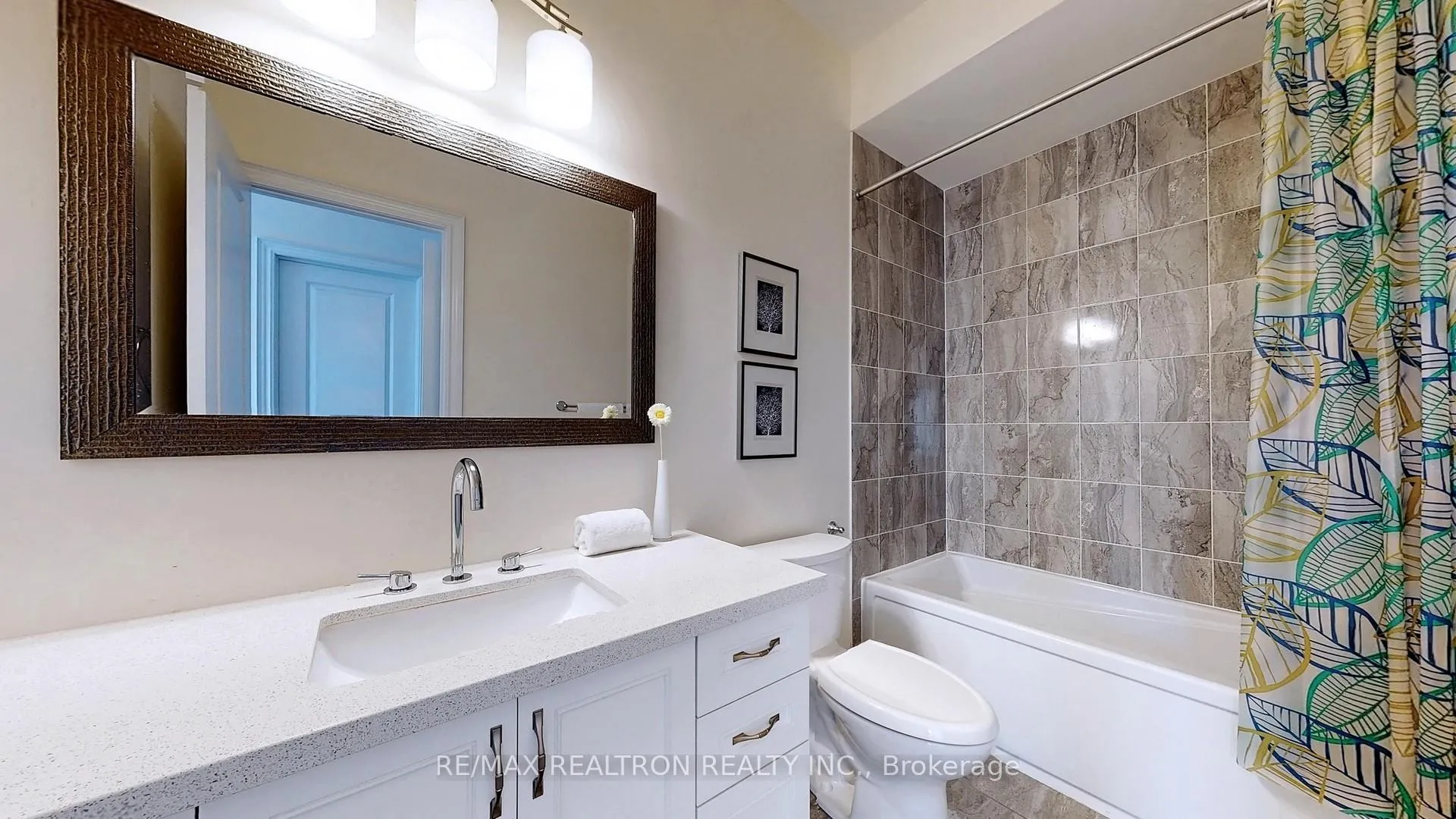 Photo 14 of 69 New Yorkton Avenue, Markham, Angus Glen — HOMEH