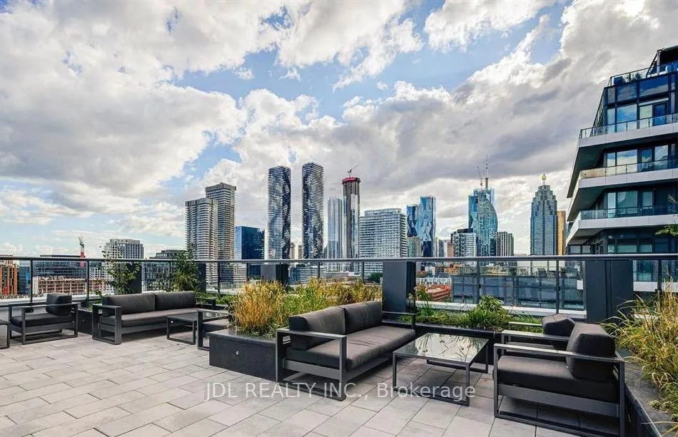 Photo 3 of Unit 701, 70 Princess Street, Toronto, Waterfront Communities — HOMEH