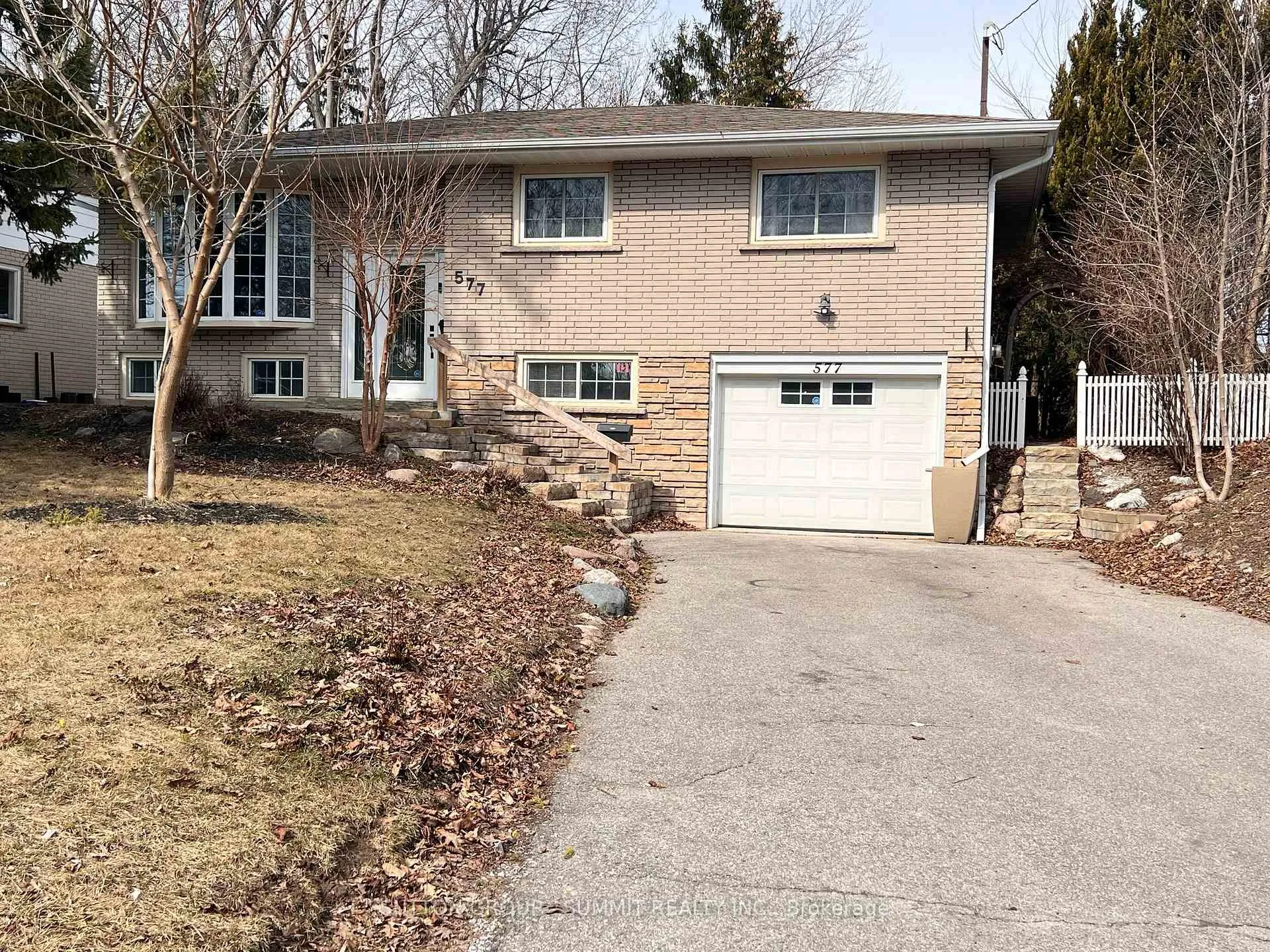 Photo 2 of 577 Oshawa Boulevard N, Oshawa, O'Neill — HOMEH