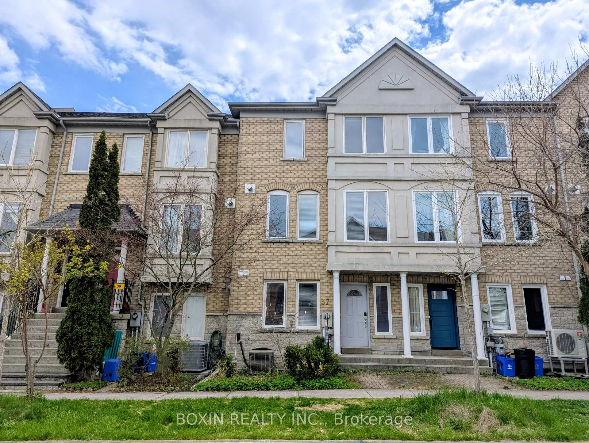 Photo 1 of 37 Orchid Road, Markham, Commerce Valley — HOMEH