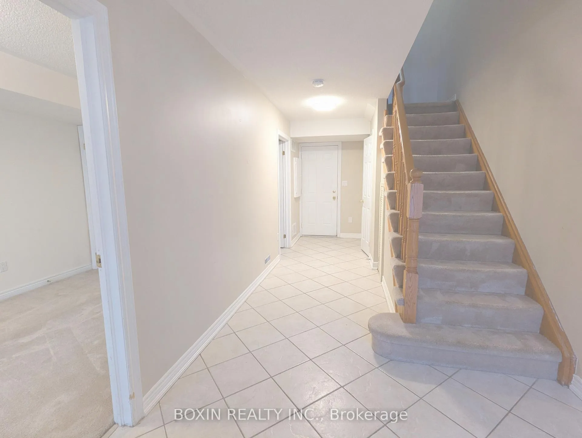 Photo 3 of 37 Orchid Road, Markham, Commerce Valley — HOMEH