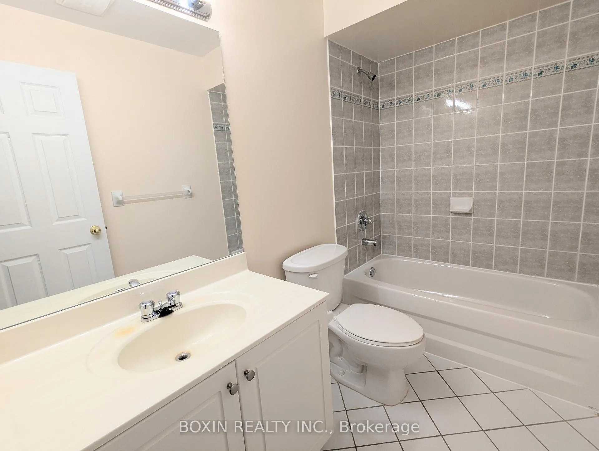 Photo 16 of 37 Orchid Road, Markham, Commerce Valley — HOMEH