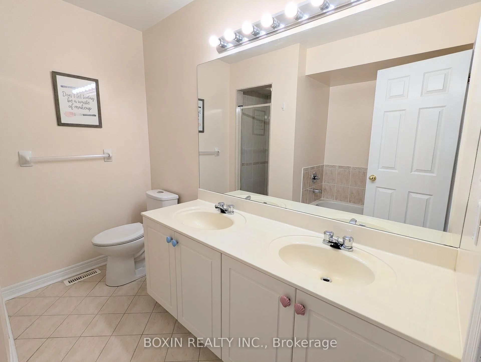 Photo 17 of 37 Orchid Road, Markham, Commerce Valley — HOMEH