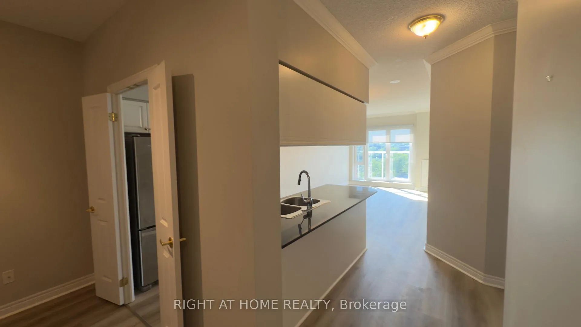 Photo 14 of Unit 703, 40 Old Mill Road, Oakville, Old Oakville — HOMEH