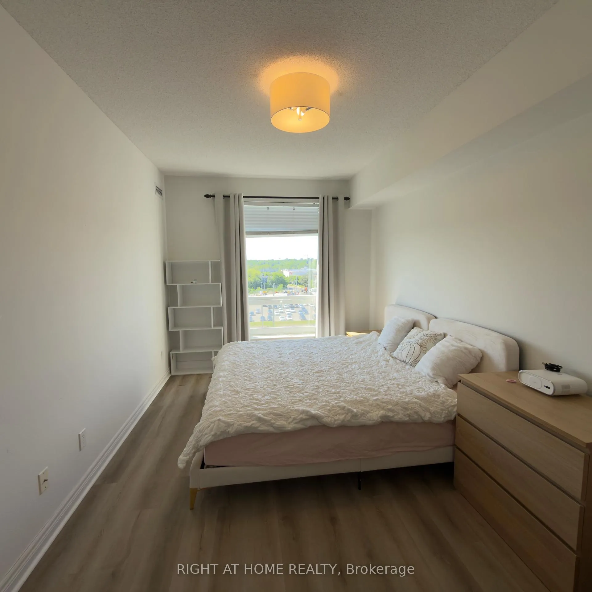 Photo 15 of Unit 703, 40 Old Mill Road, Oakville, Old Oakville — HOMEH