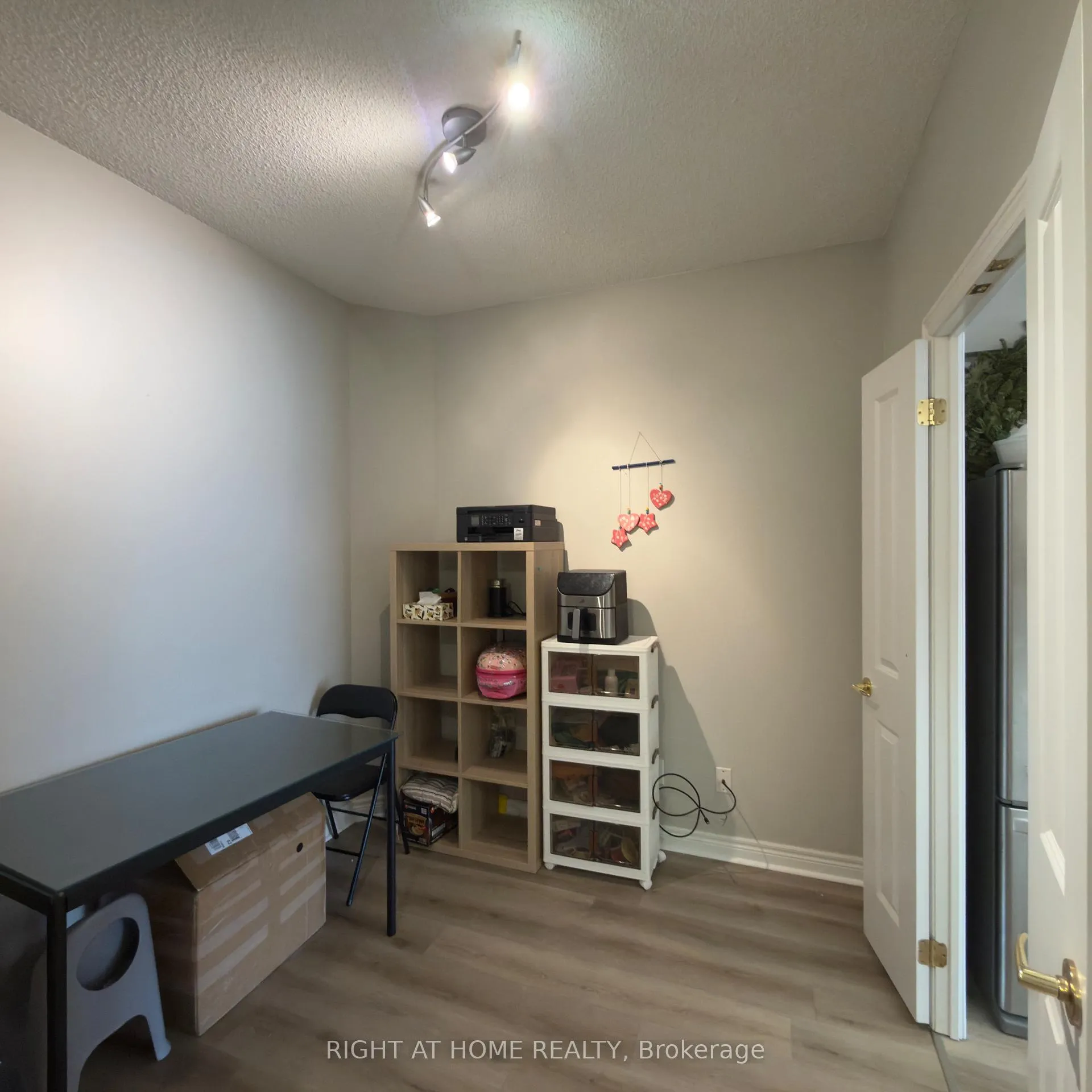 Photo 23 of Unit 703, 40 Old Mill Road, Oakville, Old Oakville — HOMEH