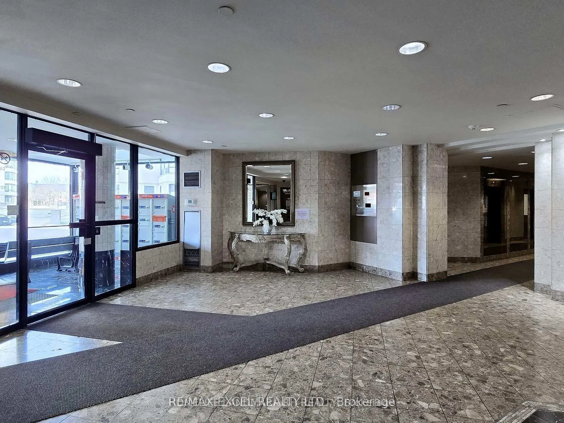 Photo 5 of Unit 902, 350 Alton Towers Circle, Scarborough, Milliken — HOMEH