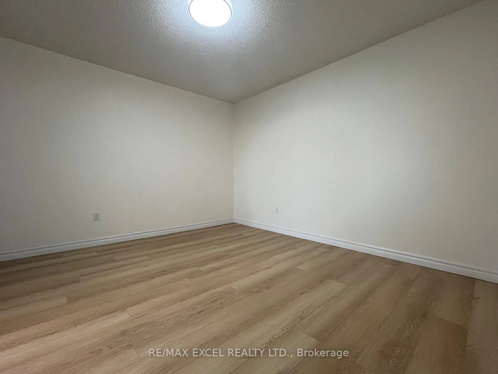 Photo 7 of Unit 902, 350 Alton Towers Circle, Scarborough, Milliken — HOMEH
