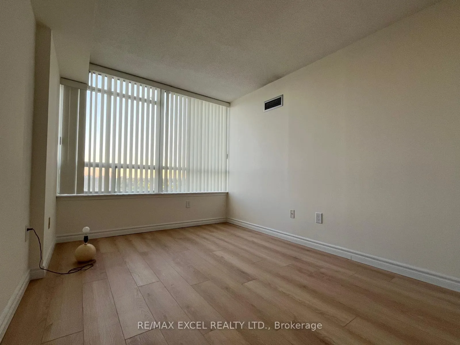 Photo 15 of Unit 902, 350 Alton Towers Circle, Scarborough, Milliken — HOMEH