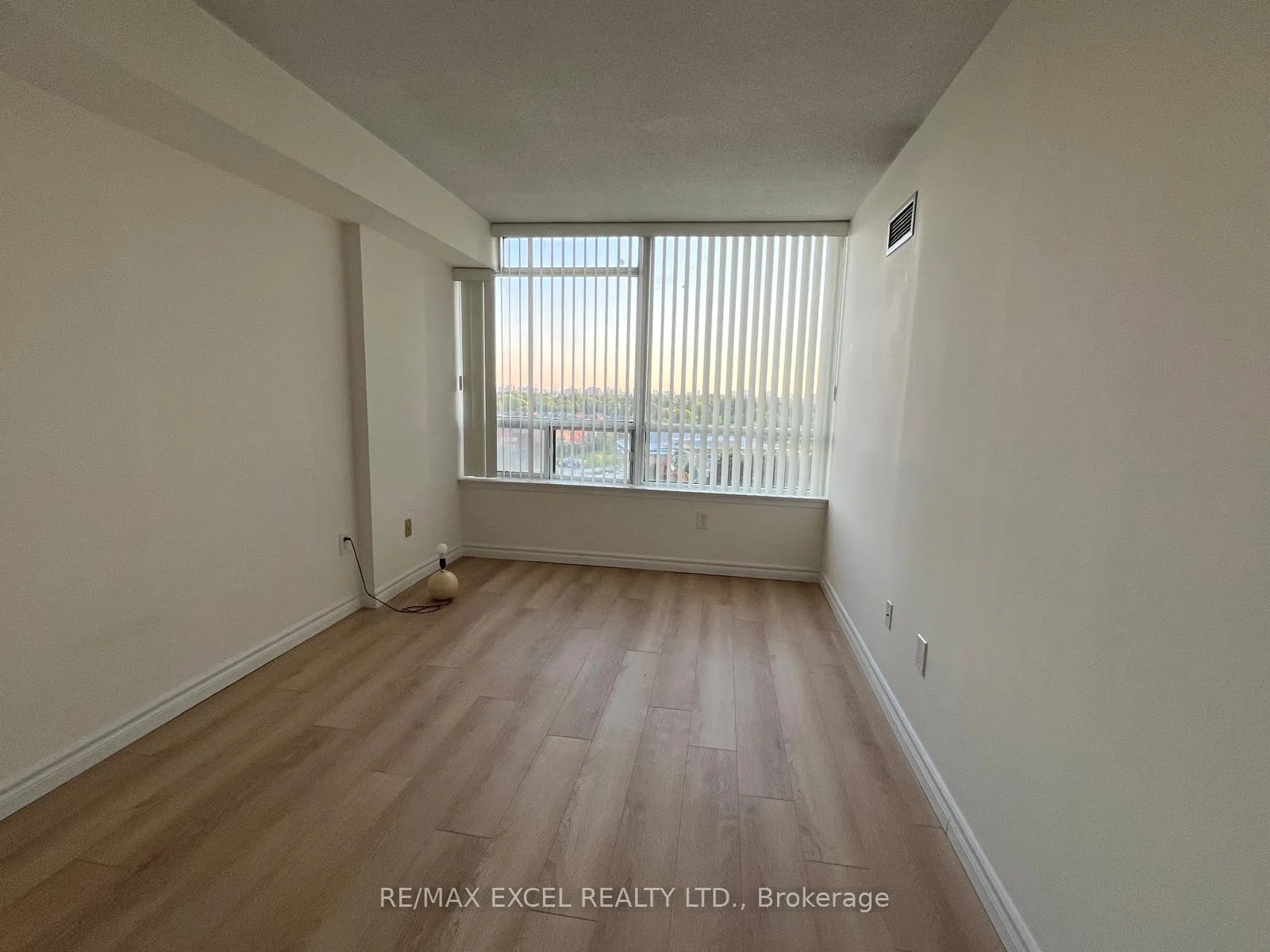 Photo 16 of Unit 902, 350 Alton Towers Circle, Scarborough, Milliken — HOMEH