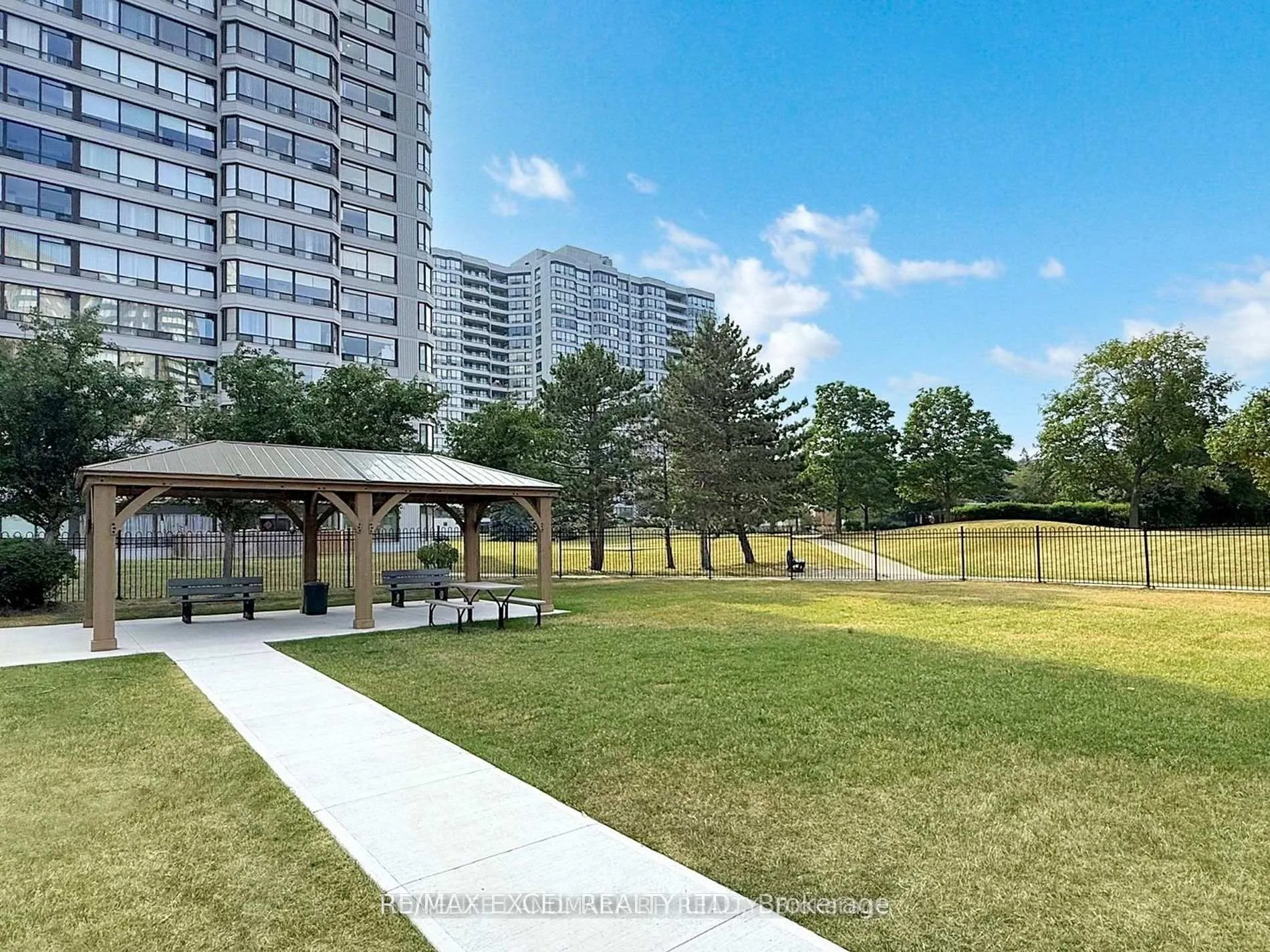 Photo 24 of Unit 902, 350 Alton Towers Circle, Scarborough, Milliken — HOMEH